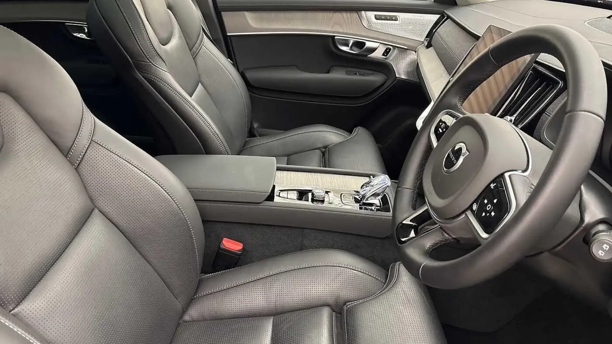 Volvo XC90 Plug-In Hybrid Image 28 Volvo XC90 Plug-In Hybrid Image 28