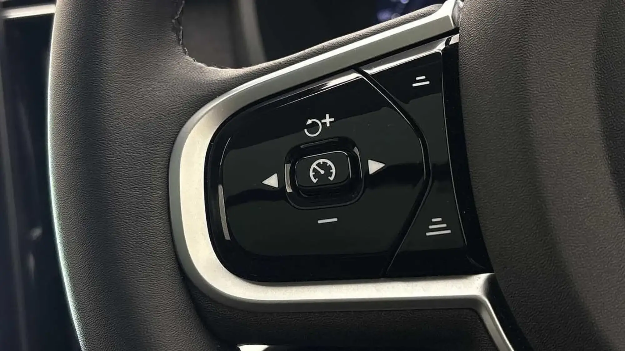 Volvo XC90 Plug-In Hybrid Image 30 Volvo XC90 Plug-In Hybrid Image 30