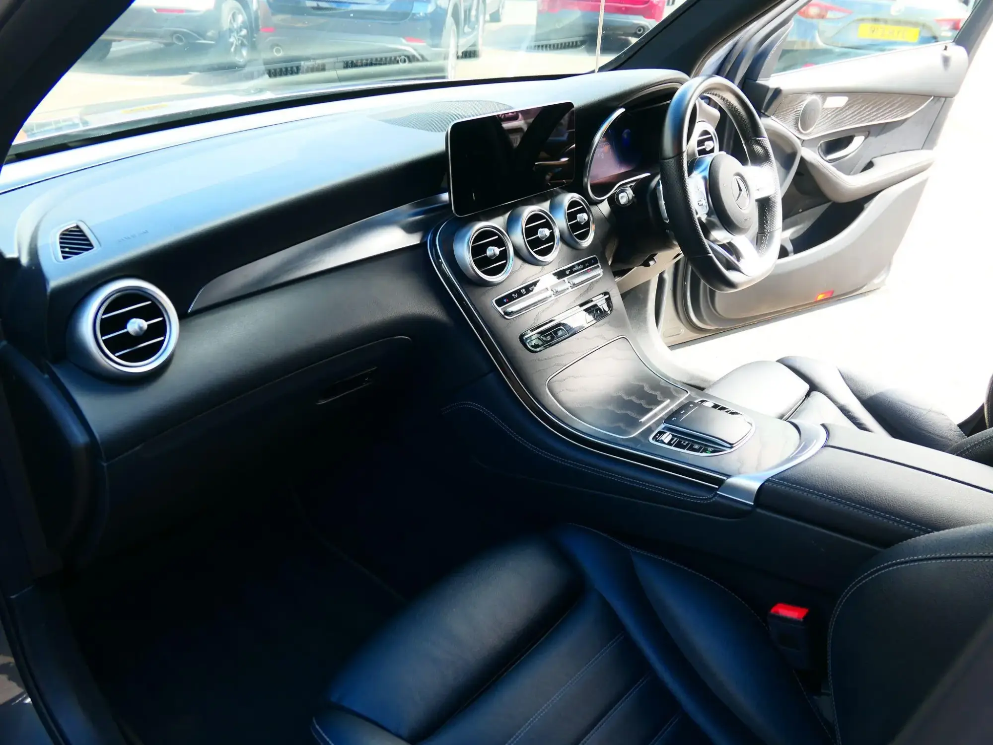 Mercedes-Benz GLC Image 11 Mercedes-Benz GLC Image 11