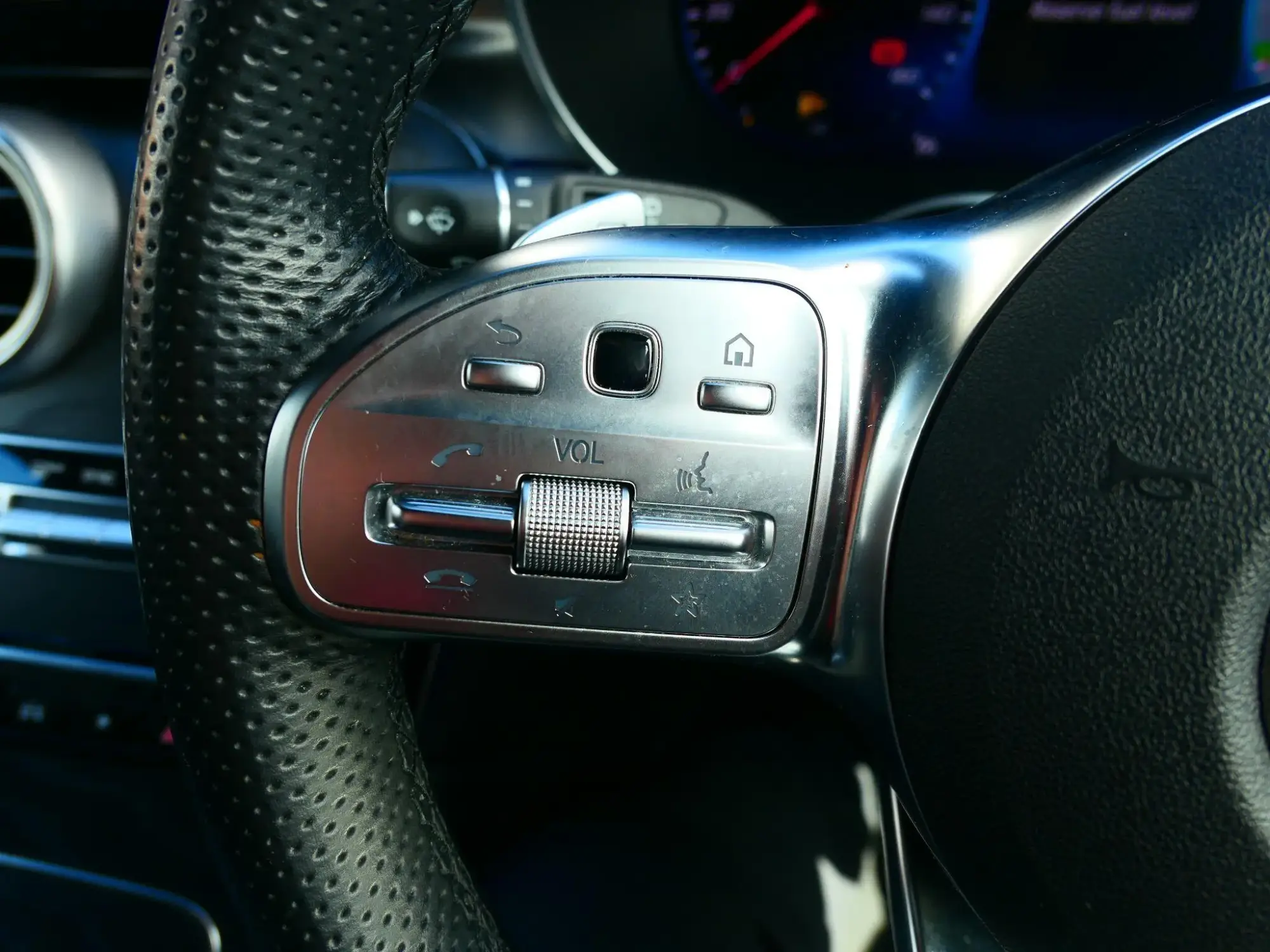 Mercedes-Benz GLC Image 17 Mercedes-Benz GLC Image 17