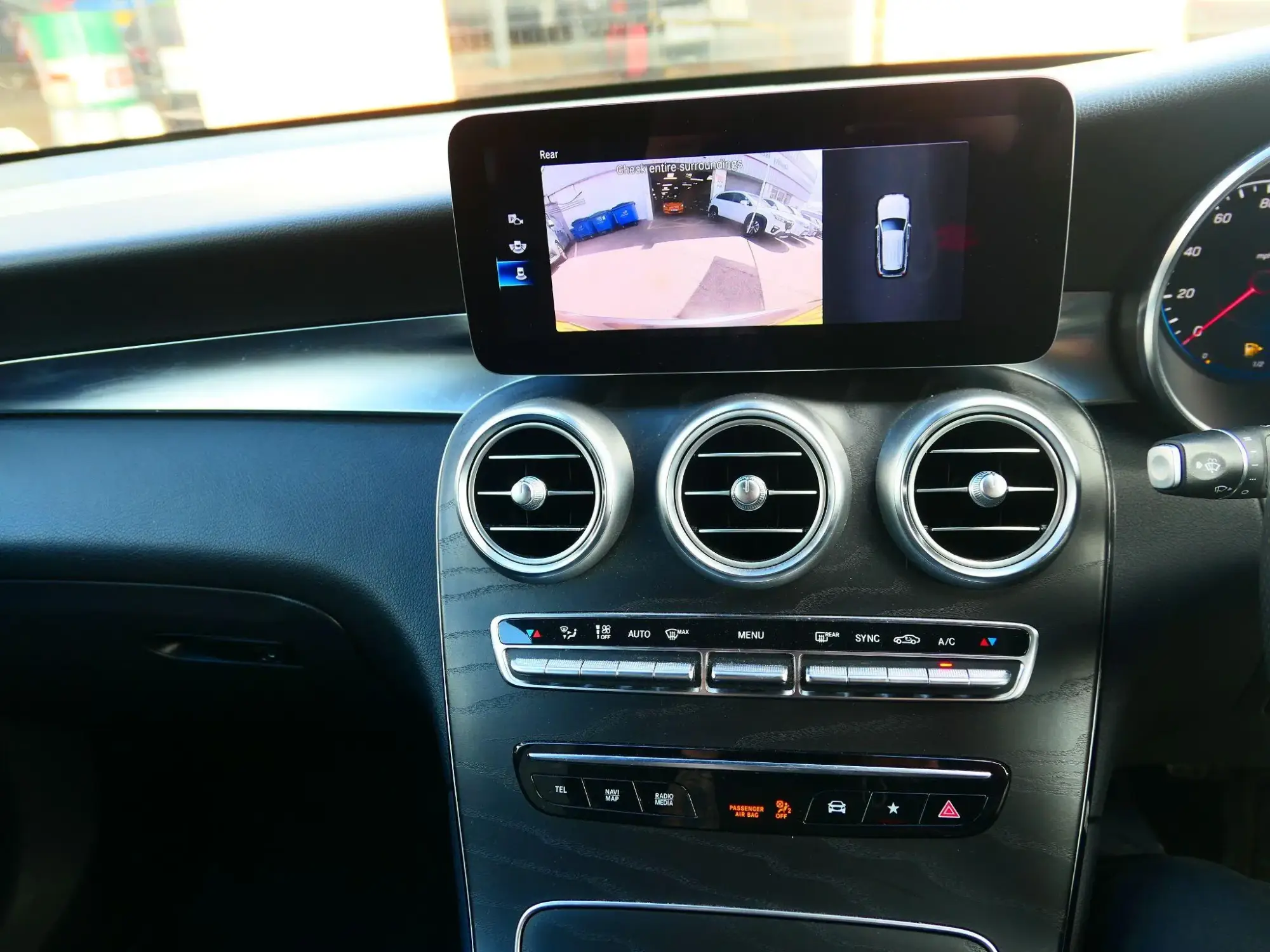 Mercedes-Benz GLC Image 25 Mercedes-Benz GLC Image 25
