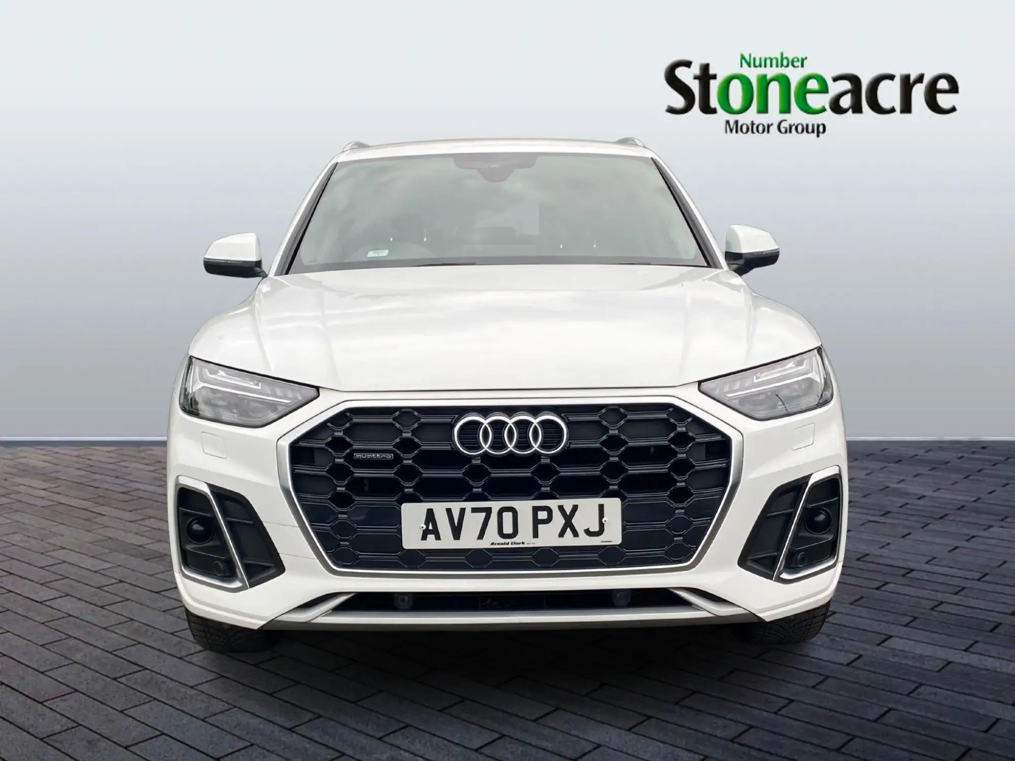 Audi Q5 2.0 TDI 40 S line S Tronic quattro Euro 6 (s/s) 5dr AV70PXJ Image 2