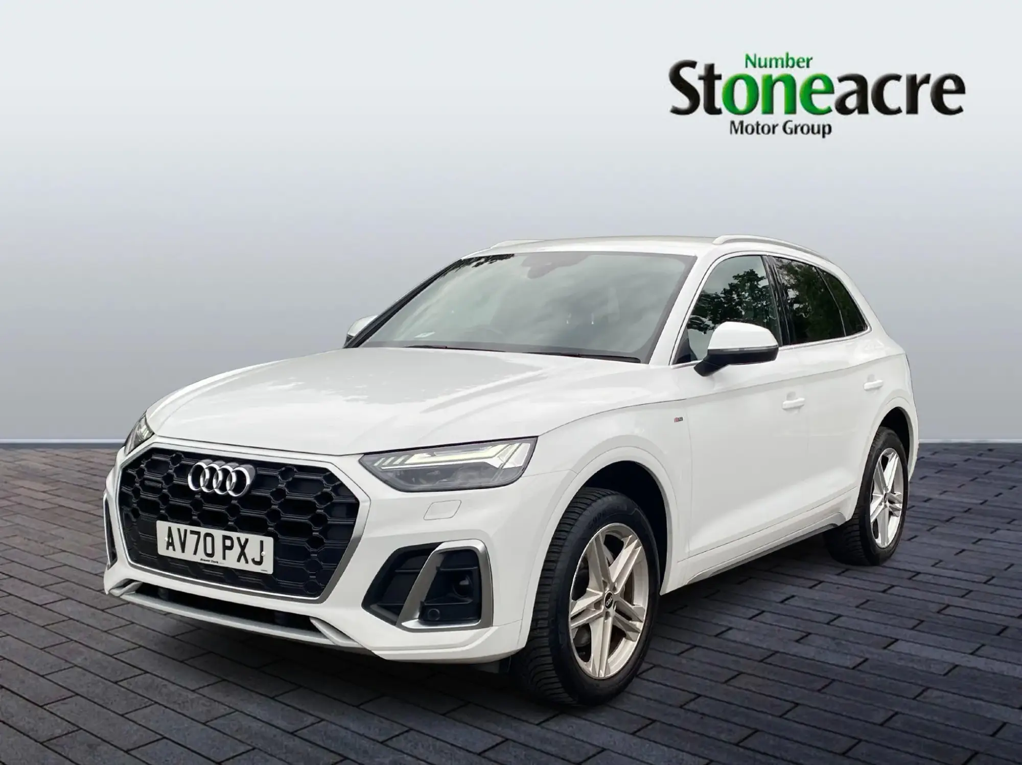 Audi Q5 2.0 TDI 40 S line S Tronic quattro Euro 6 (s/s) 5dr AV70PXJ Image 3