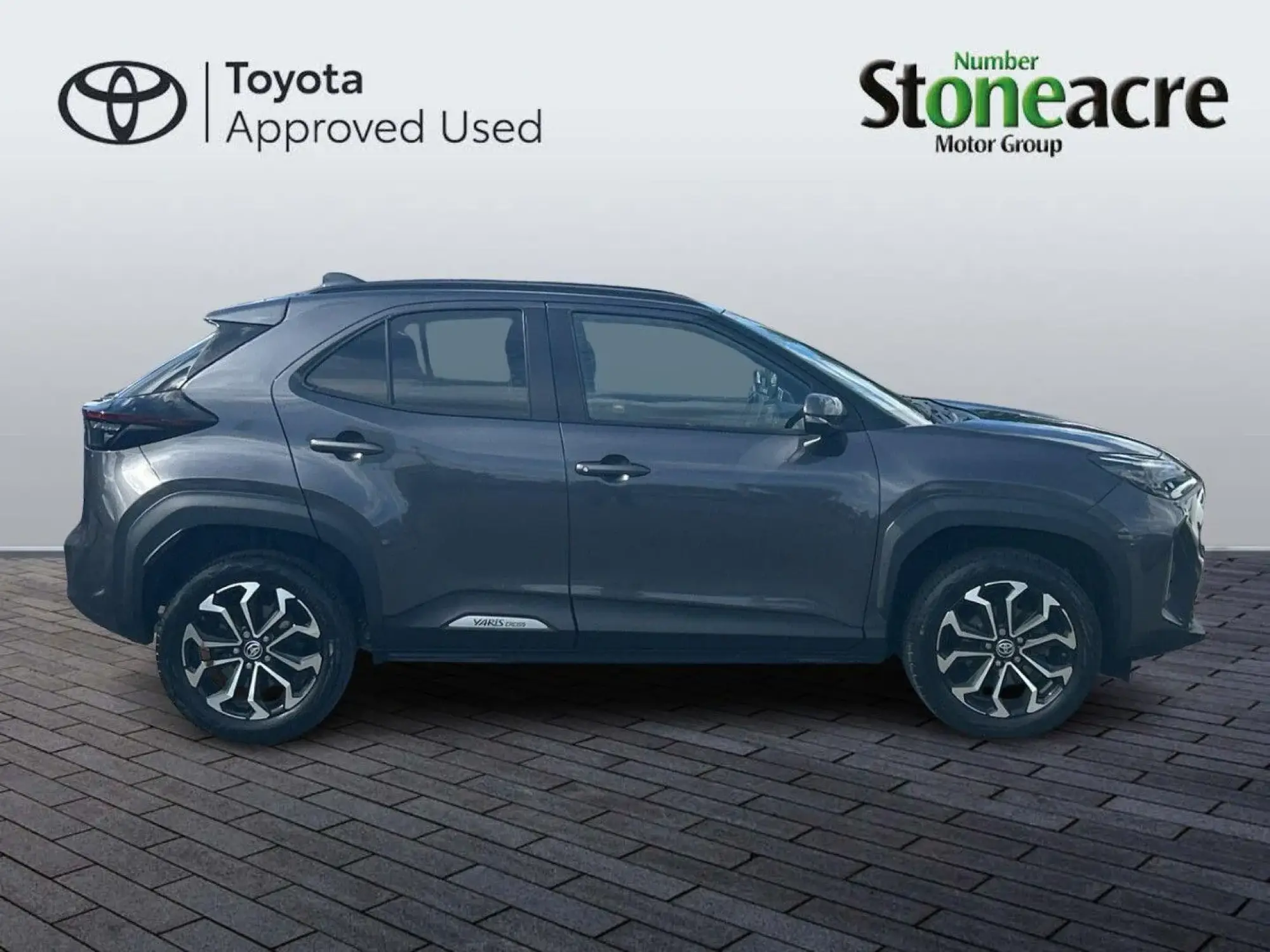 Toyota Yaris Cross 1.5 Hybrid Design 5dr CVT NJ73MYC Image 2