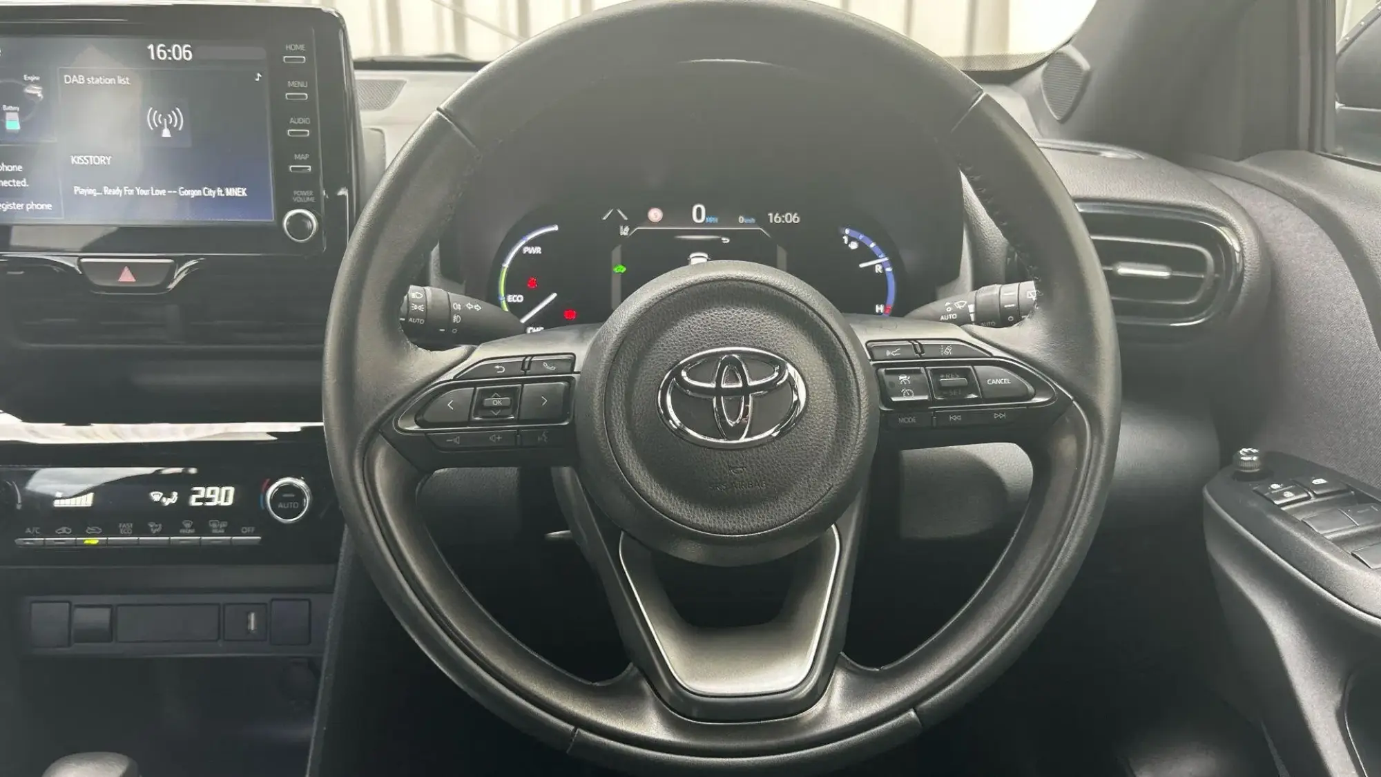 Toyota Yaris Cross Image 12