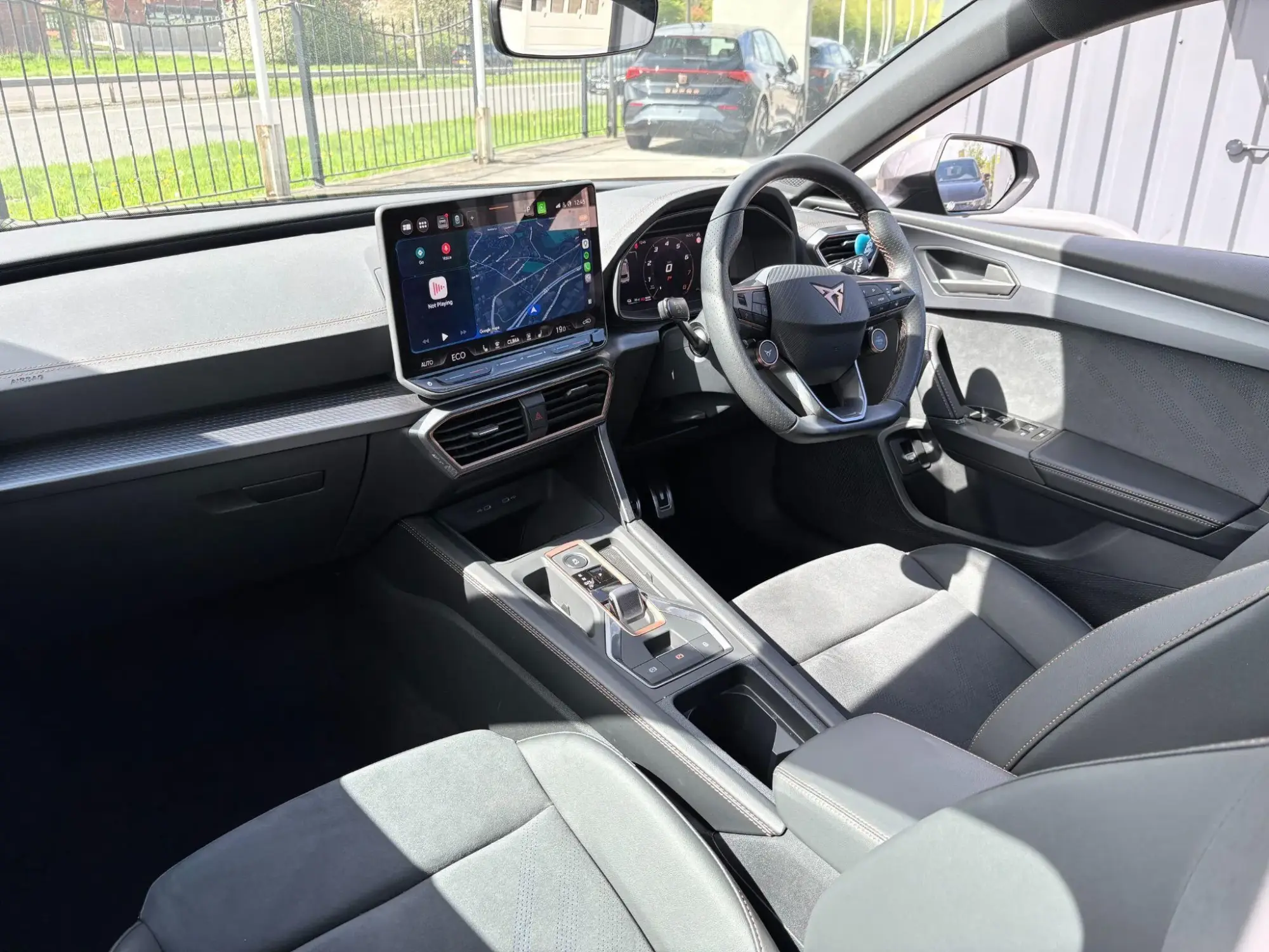 CUPRA Leon 1.5 eHybrid 25.8kWh V2 DSG Euro 6 (s/s) 5dr YS75HRR Image 2