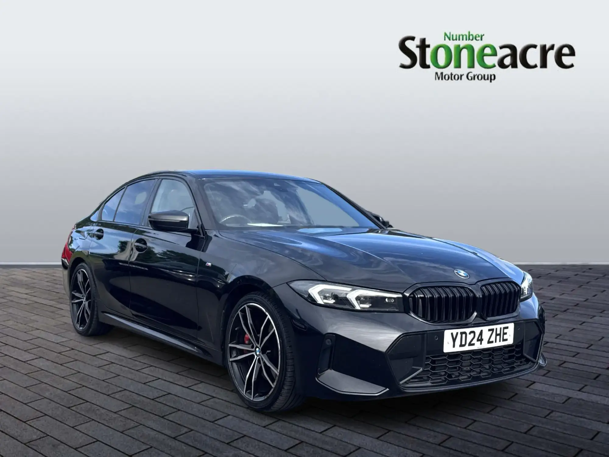 BMW 3 Series Image 1