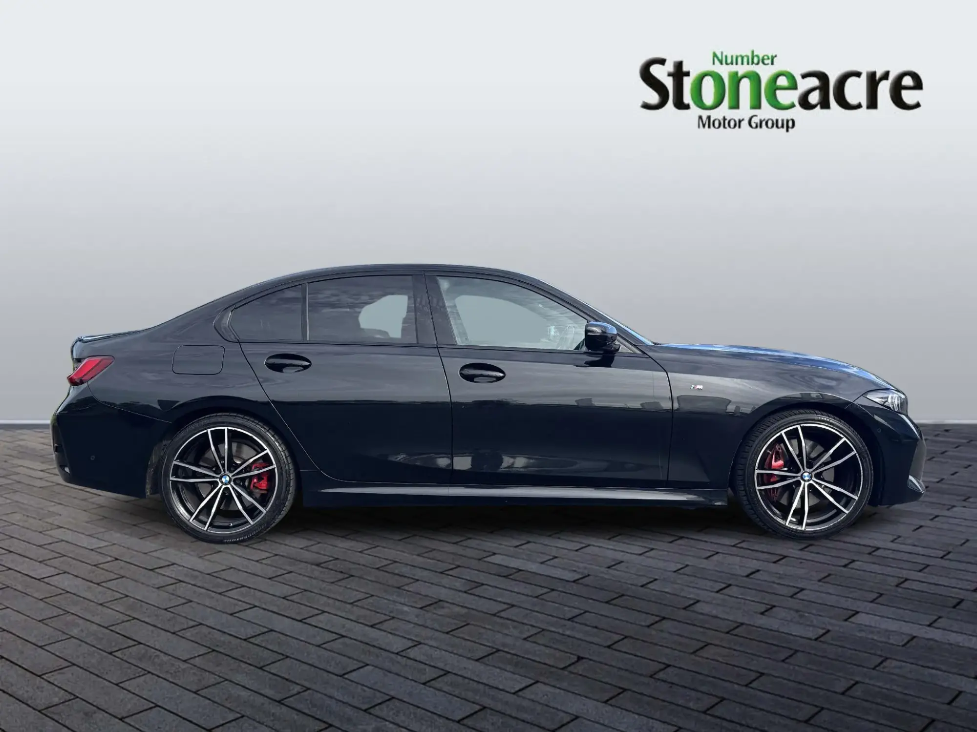 BMW 3 Series Image 2