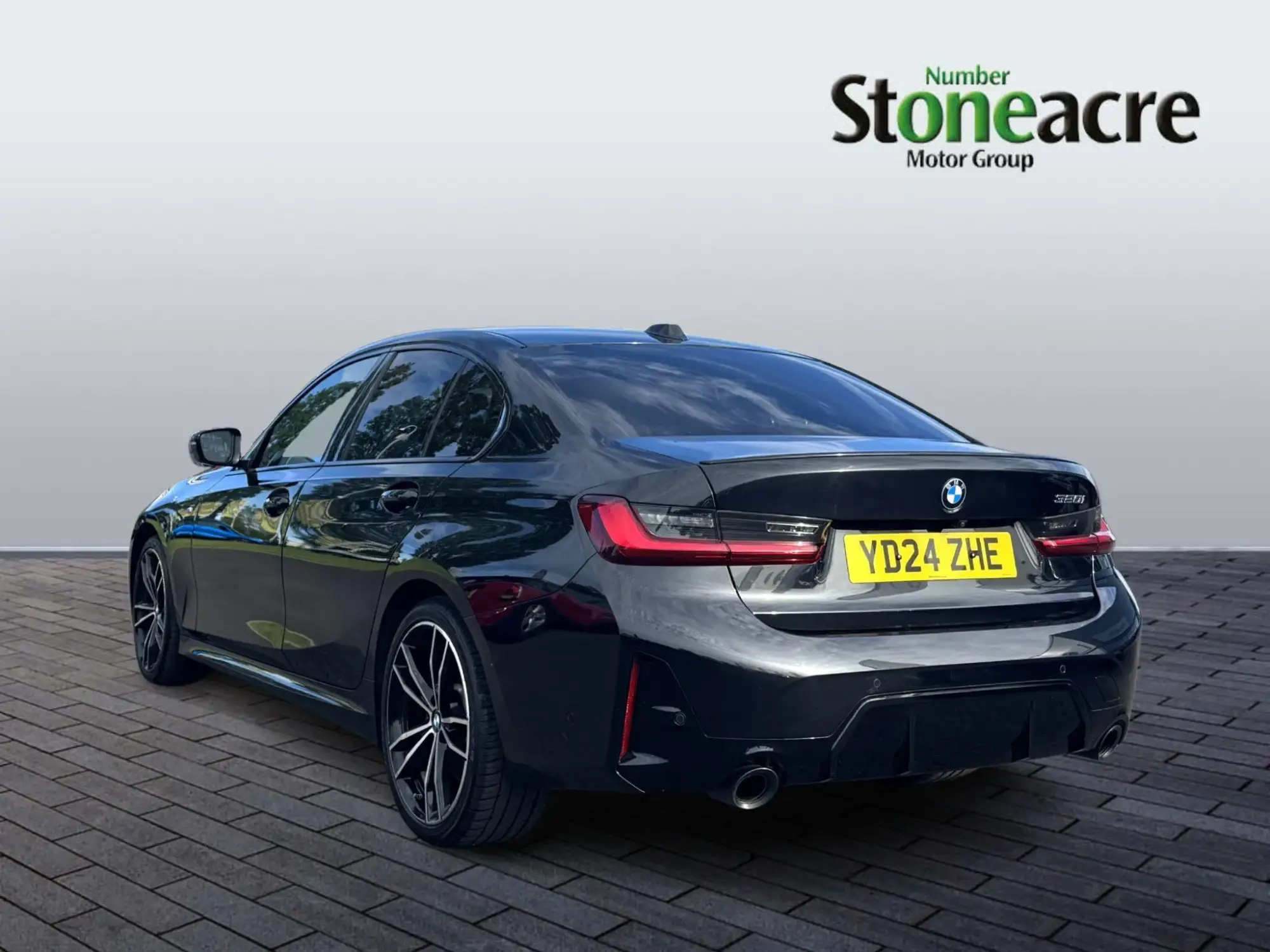 BMW 3 Series Image 5