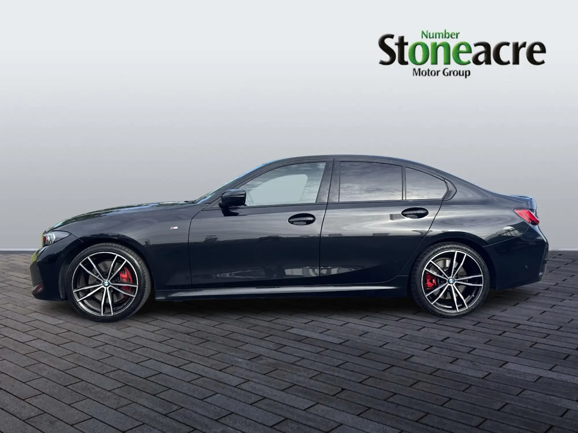 BMW 3 Series Image 6
