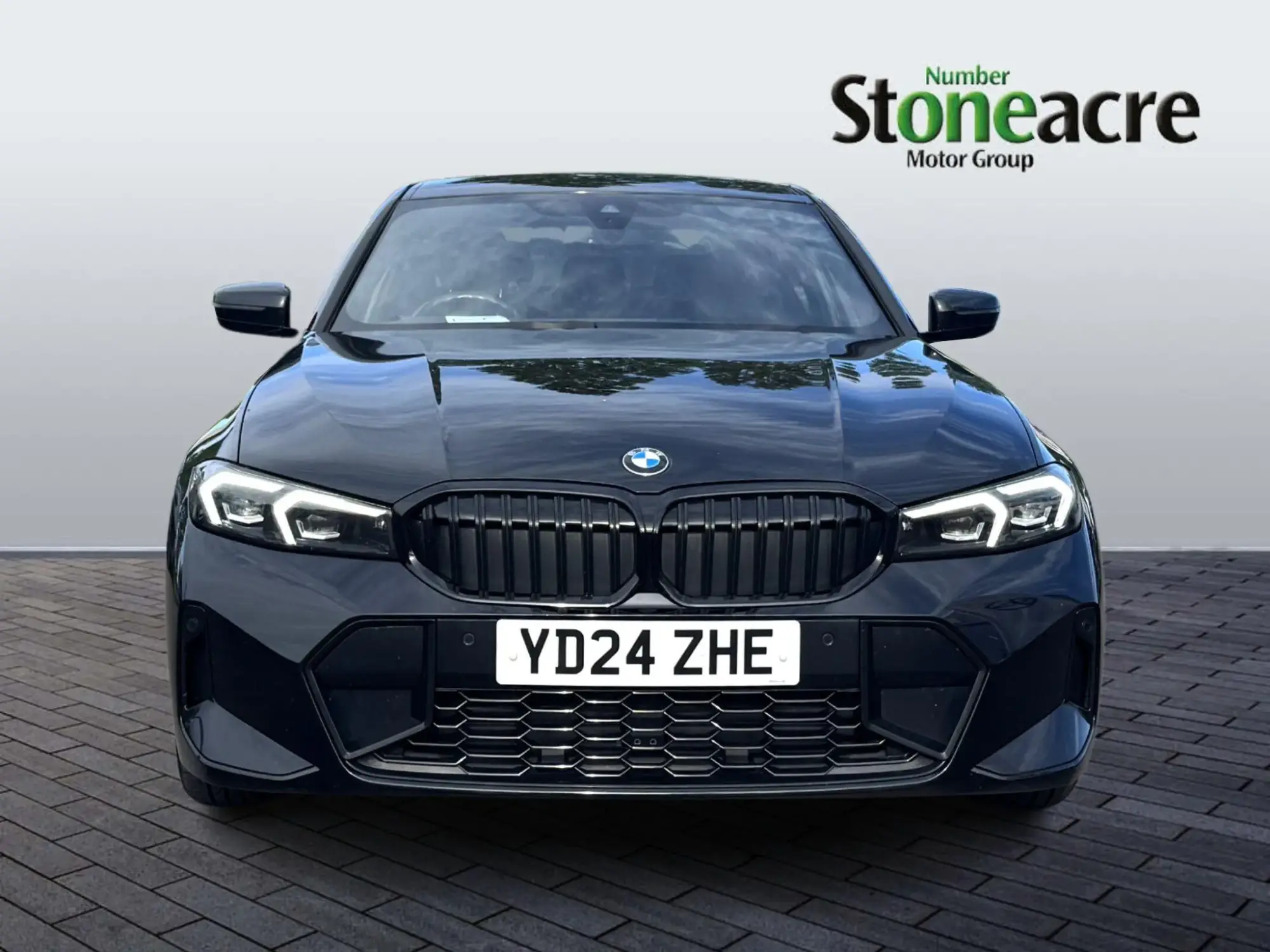 BMW 3 Series Image 8