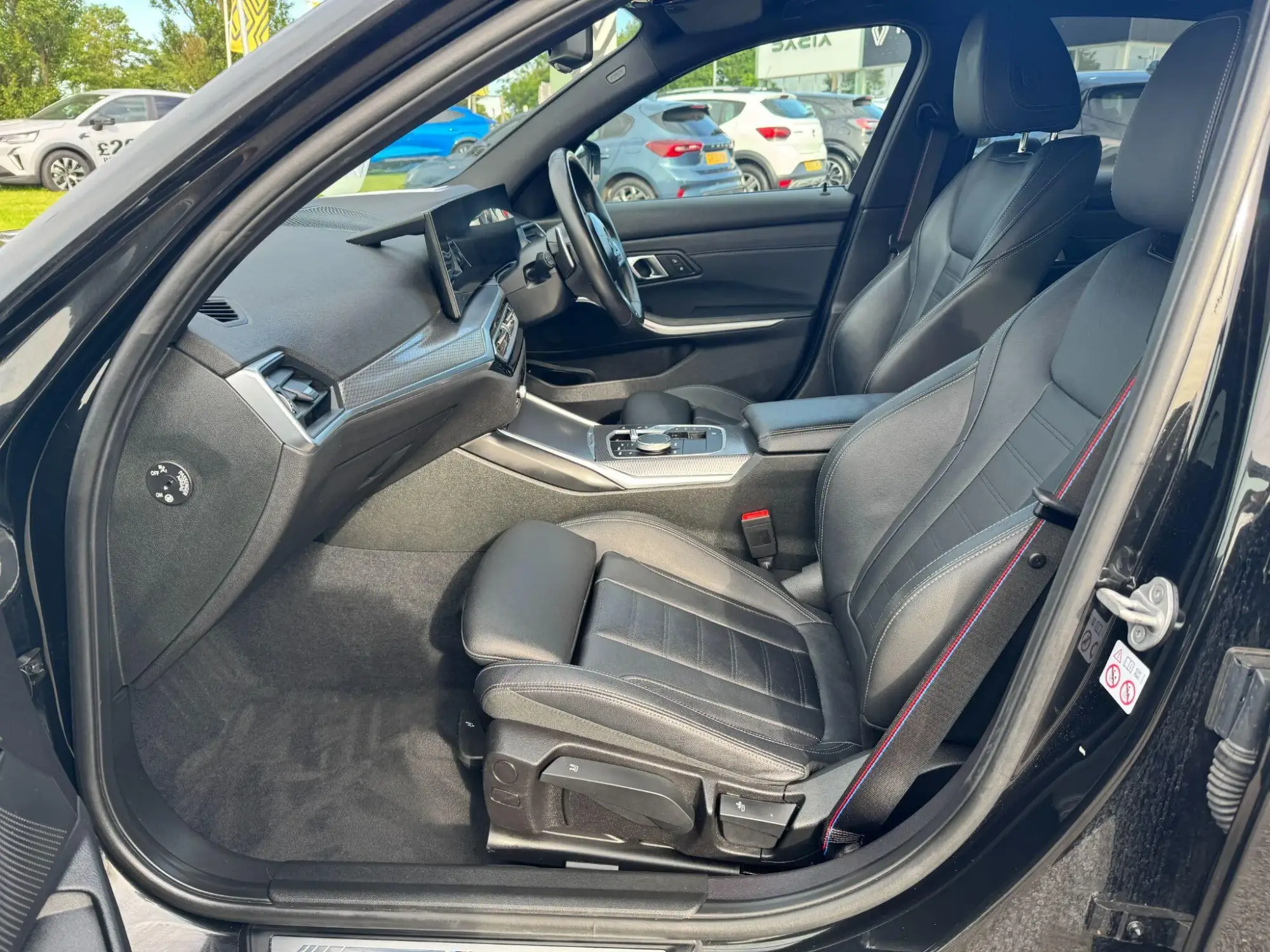 BMW 3 Series Image 14
