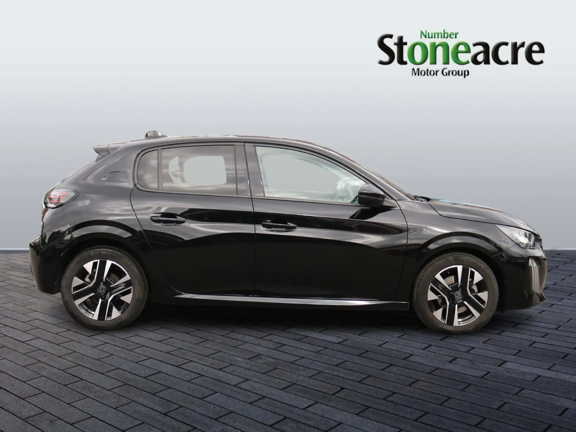 Peugeot 208 1.2 PureTech Allure Euro 6 (s/s) 5dr FH74TVW Image 2