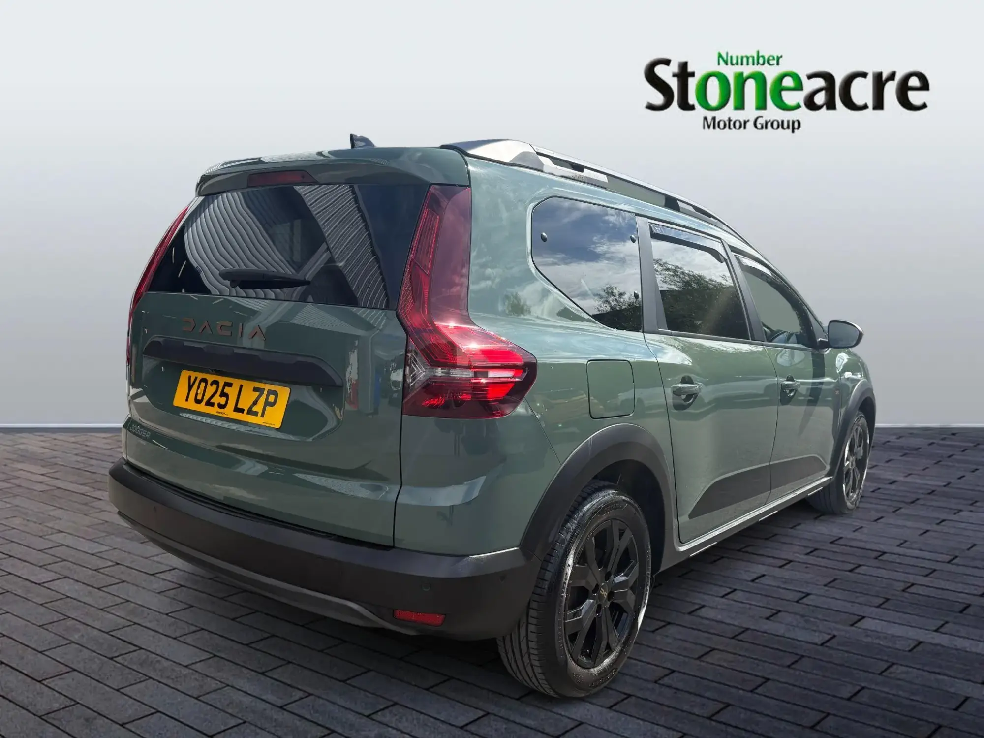 Dacia Jogger Hybrid 1.6 HEV Extreme 5dr Auto YO25LZP Image 3