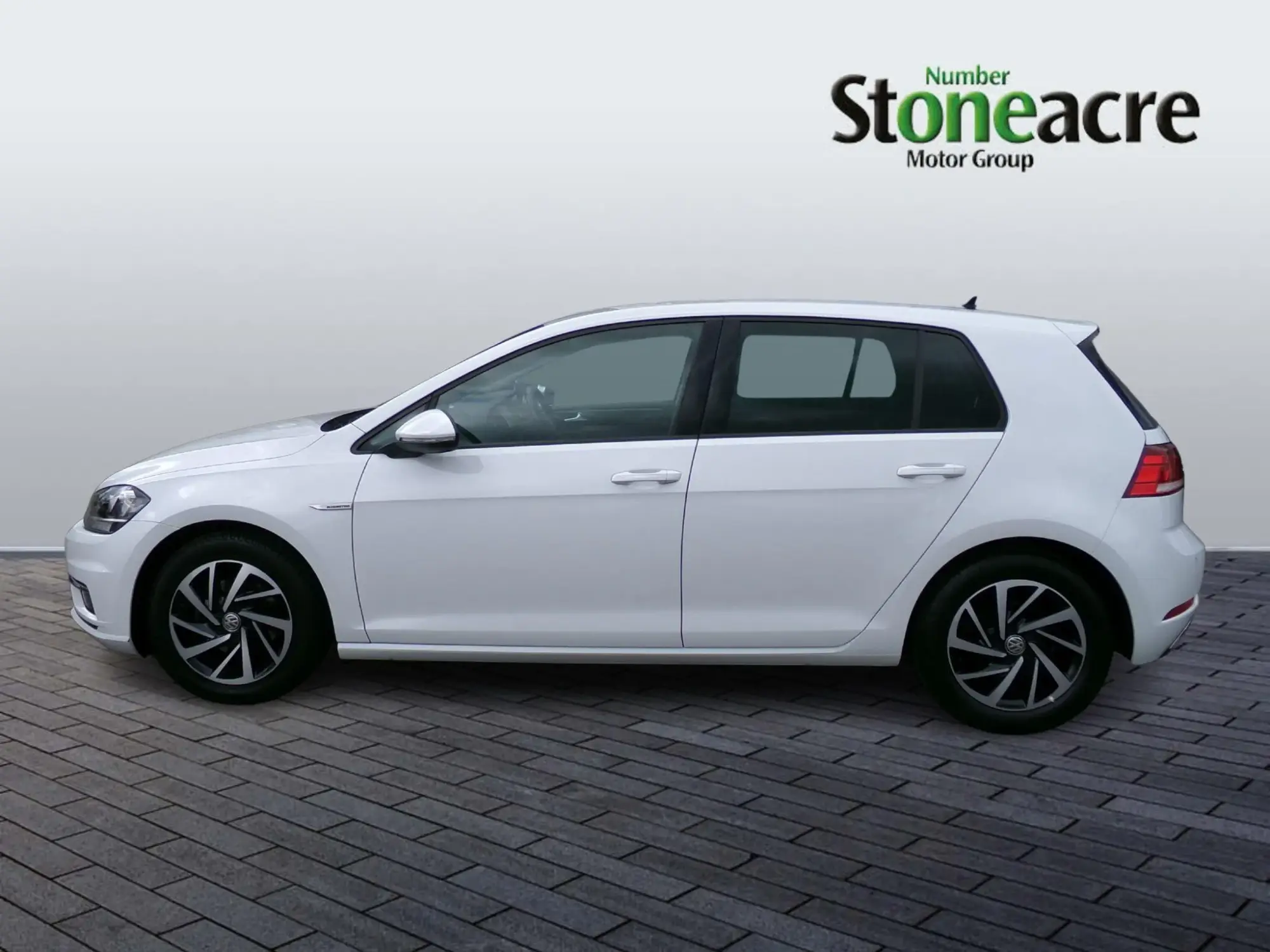 Volkswagen Golf Image 8