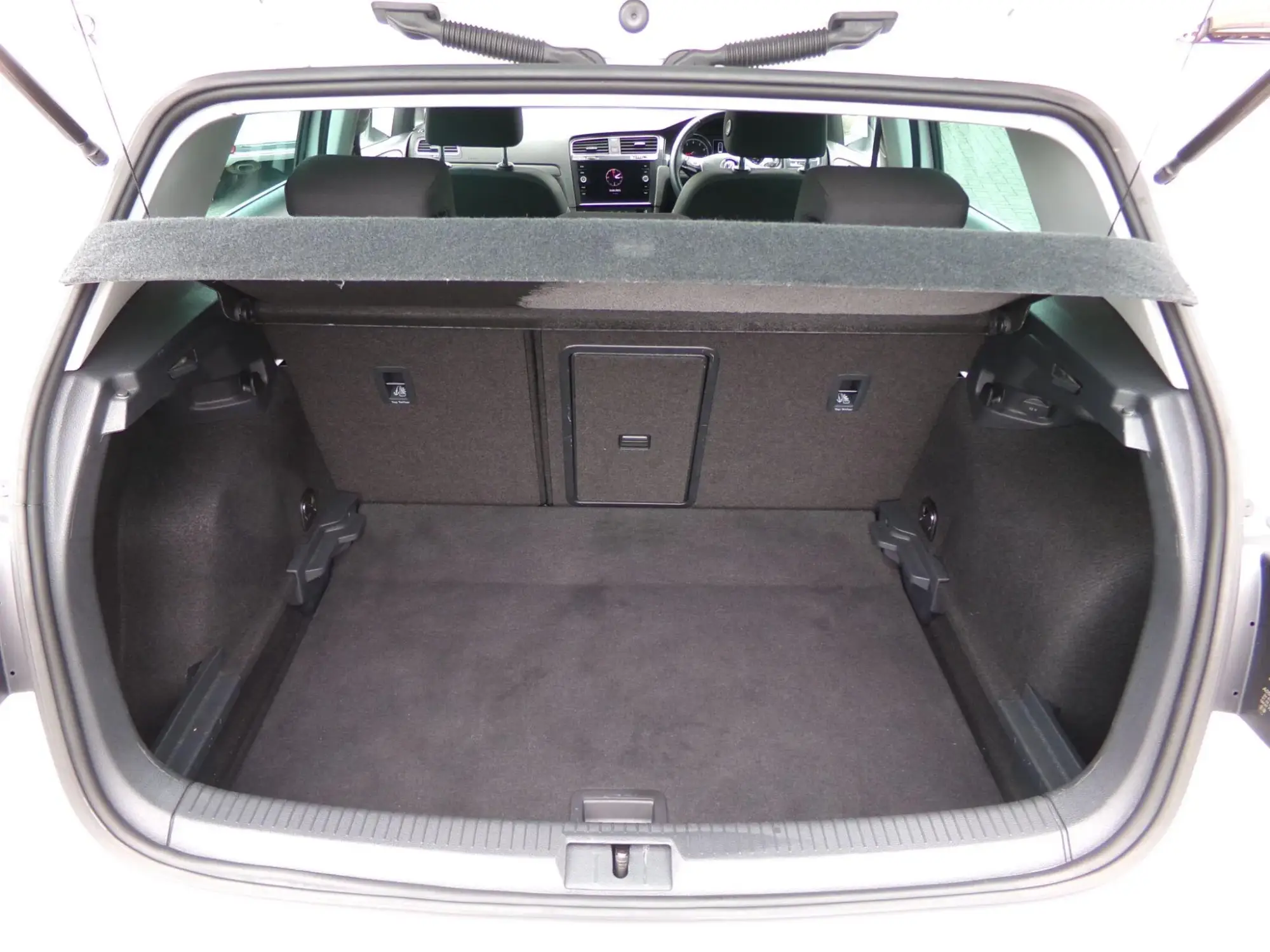 Volkswagen Golf Image 12