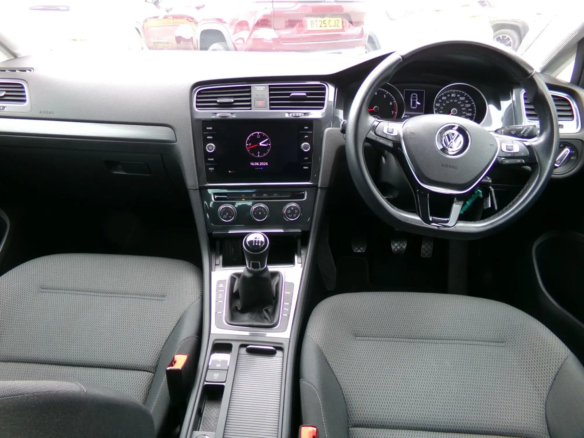Volkswagen Golf Image 14