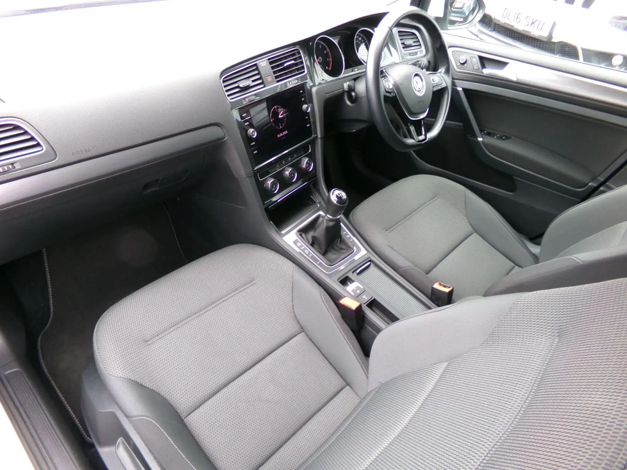 Volkswagen Golf Image 15