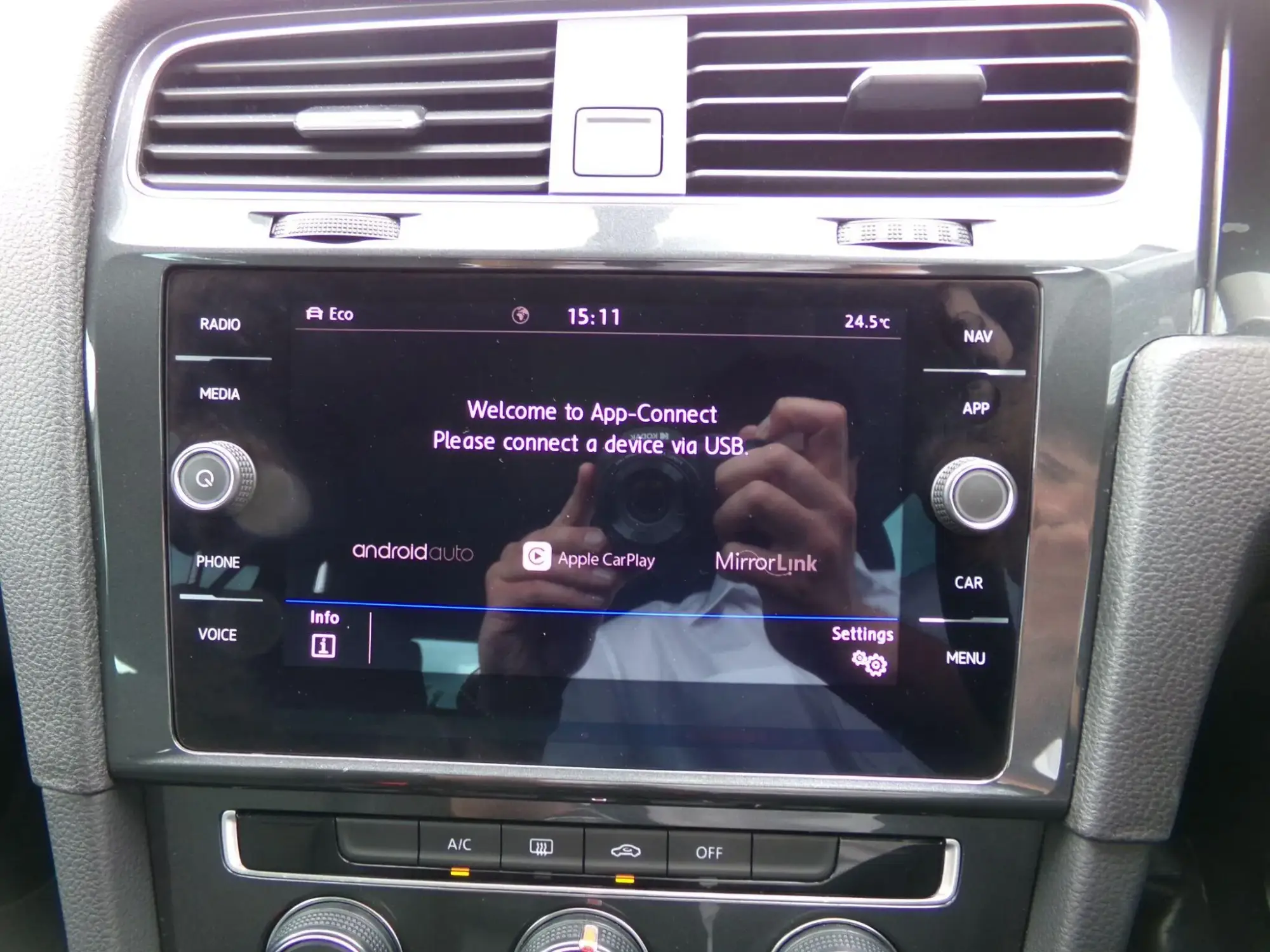 Volkswagen Golf Image 18