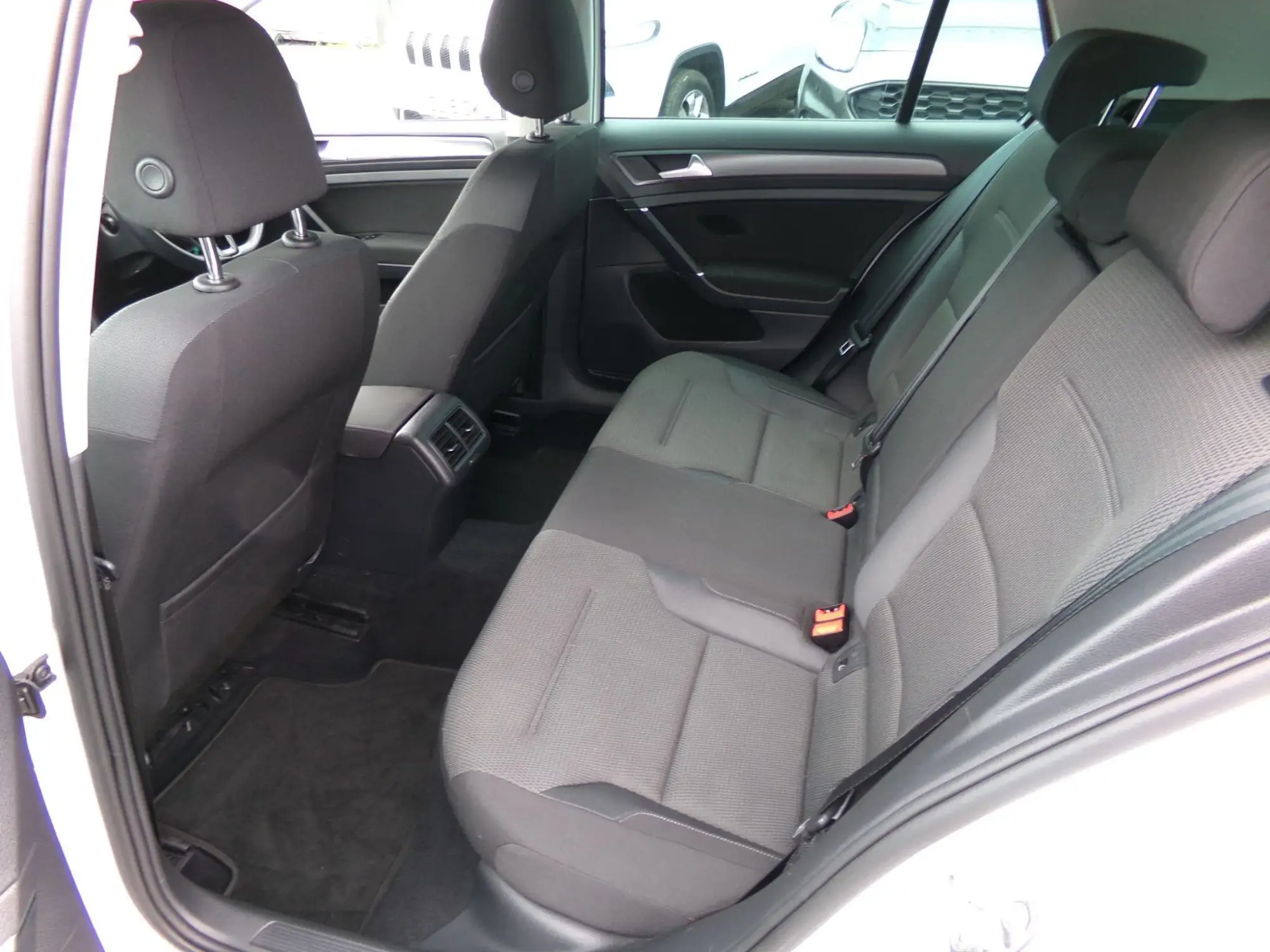 Volkswagen Golf Image 23
