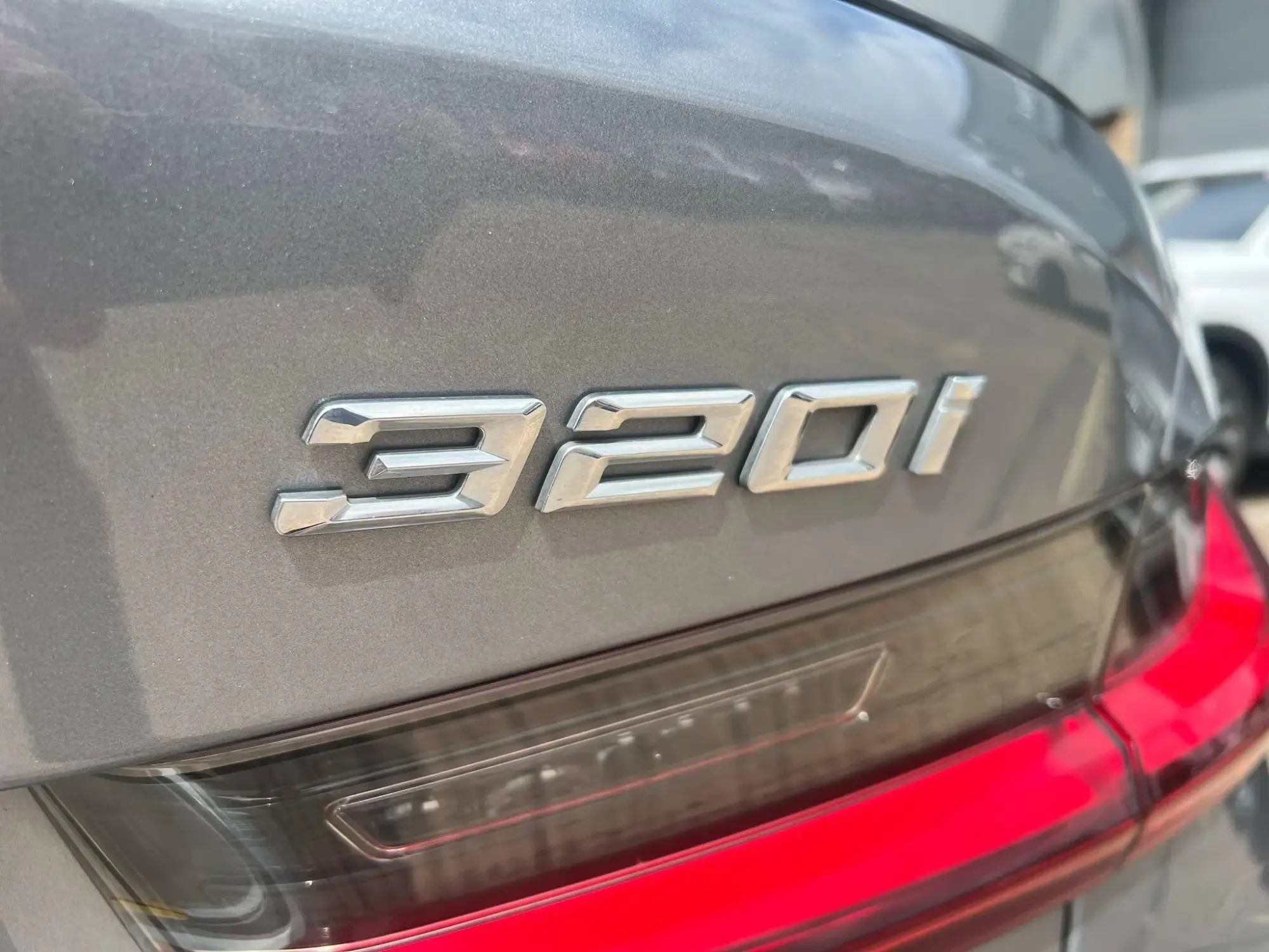 BMW 3 Series Image 12