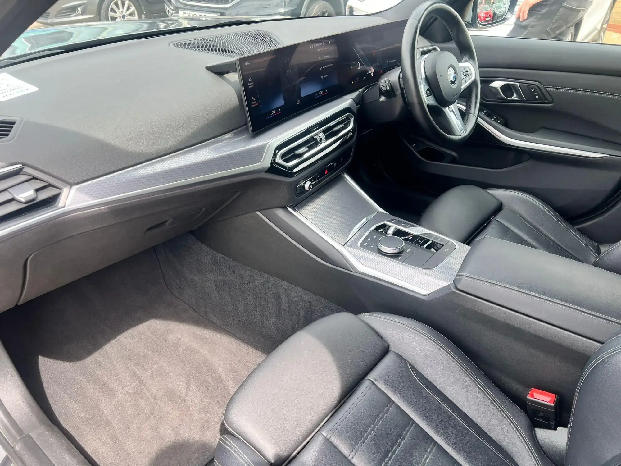 BMW 3 Series Image 13