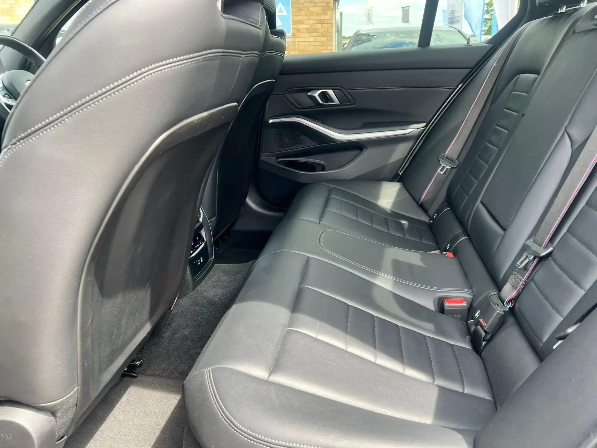 BMW 3 Series Image 23