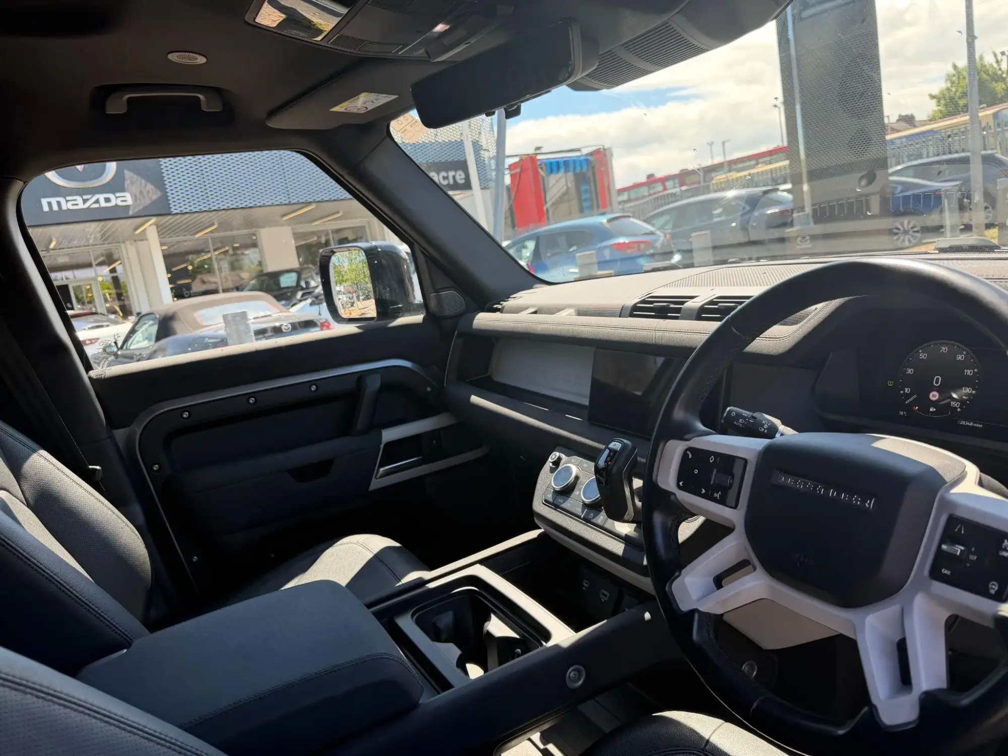 Land Rover Defender 110 Image 12