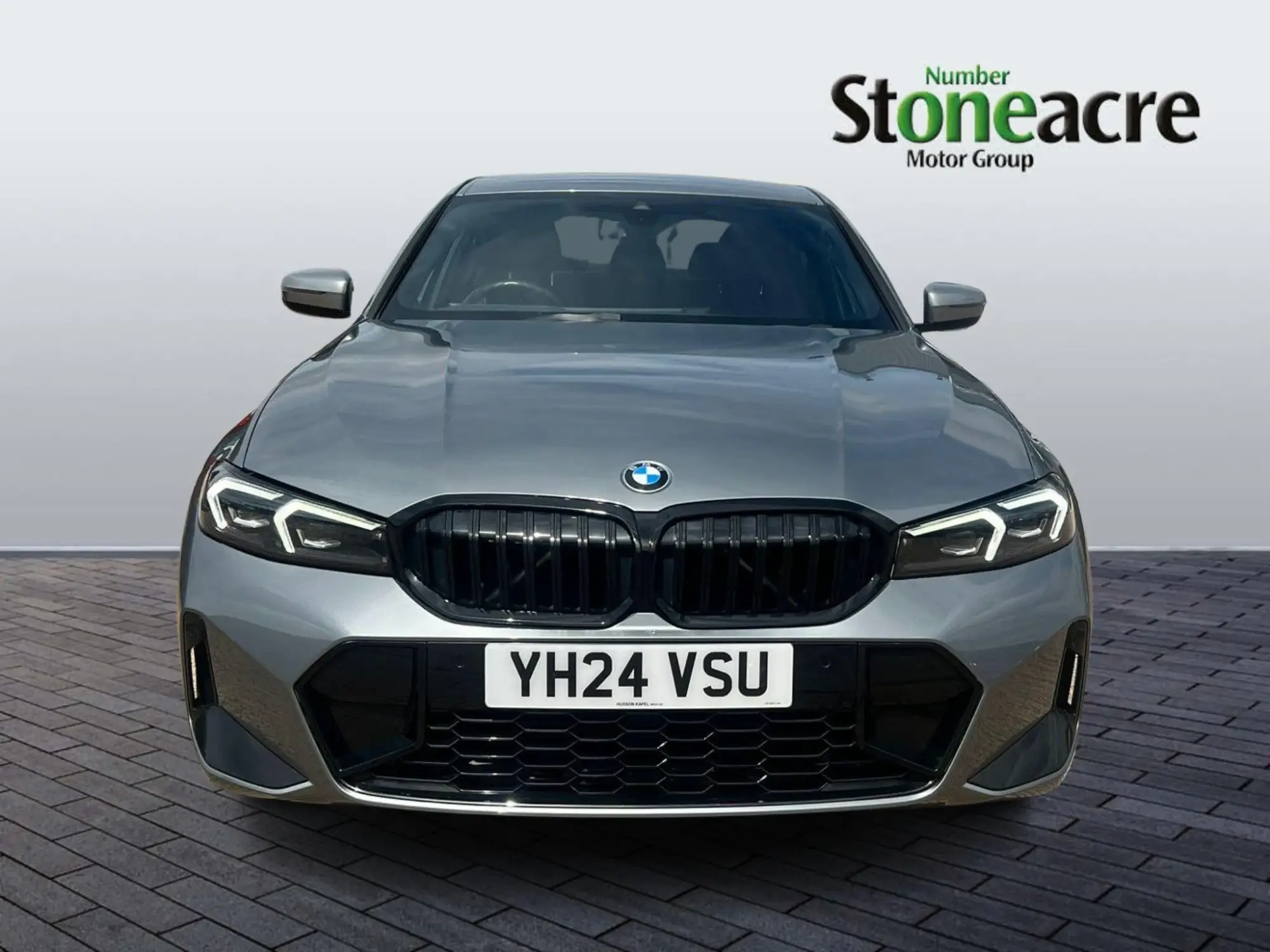 BMW 3 Series Image 2