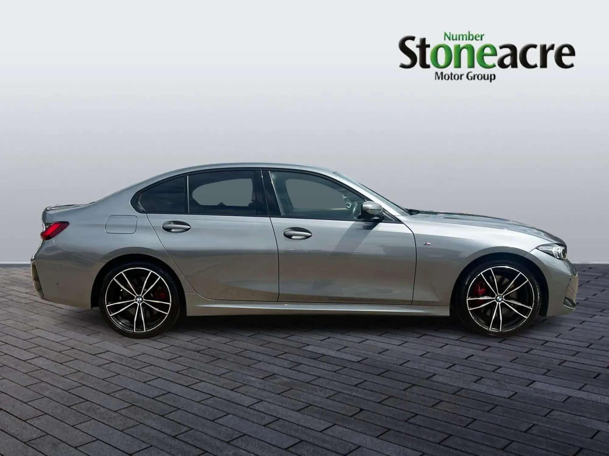 BMW 3 Series Image 7