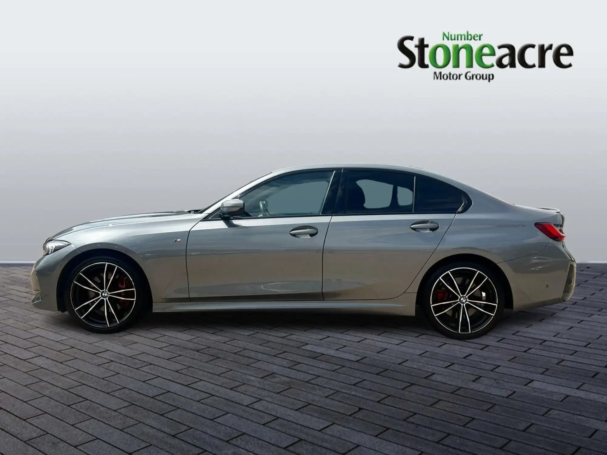 BMW 3 Series Image 5