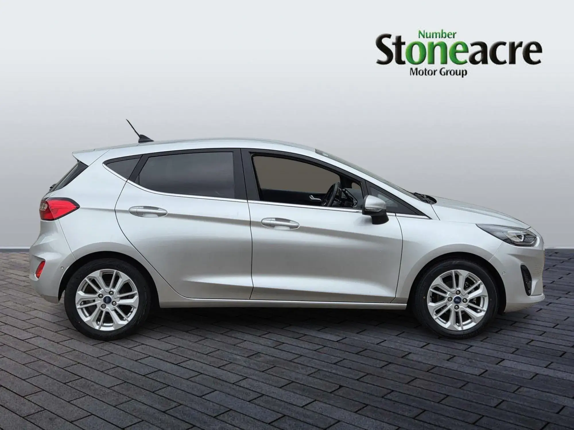 Ford Fiesta 1.0 EcoBoost 125 Titanium 5dr FY23RZA Image 2