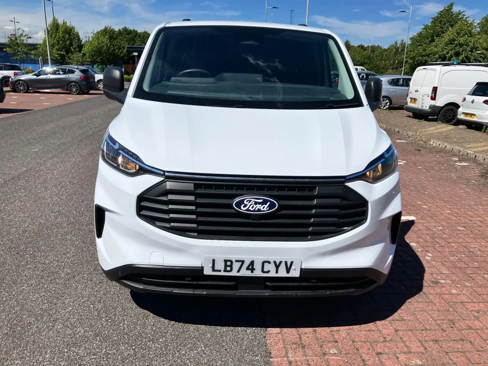 Ford Transit Custom 2.0 300 EcoBlue Trend Auto L1 H1 Euro 6 (s/s) 5dr LB74CYV Image 2