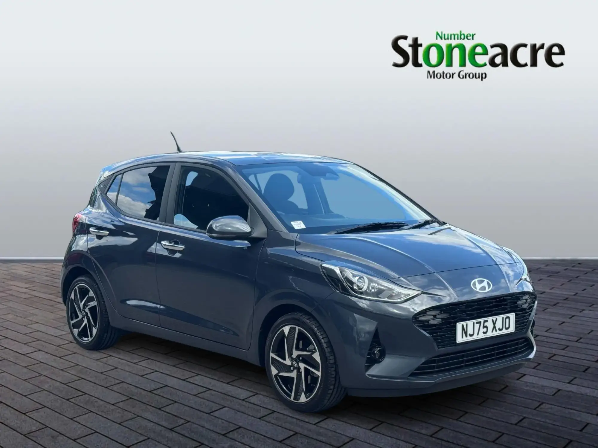 2025 HYUNDAI I10 1.0 PREMIUM AUTO EURO 6 S S 5DR NJ75XJO 381 MILES PETROL... photo