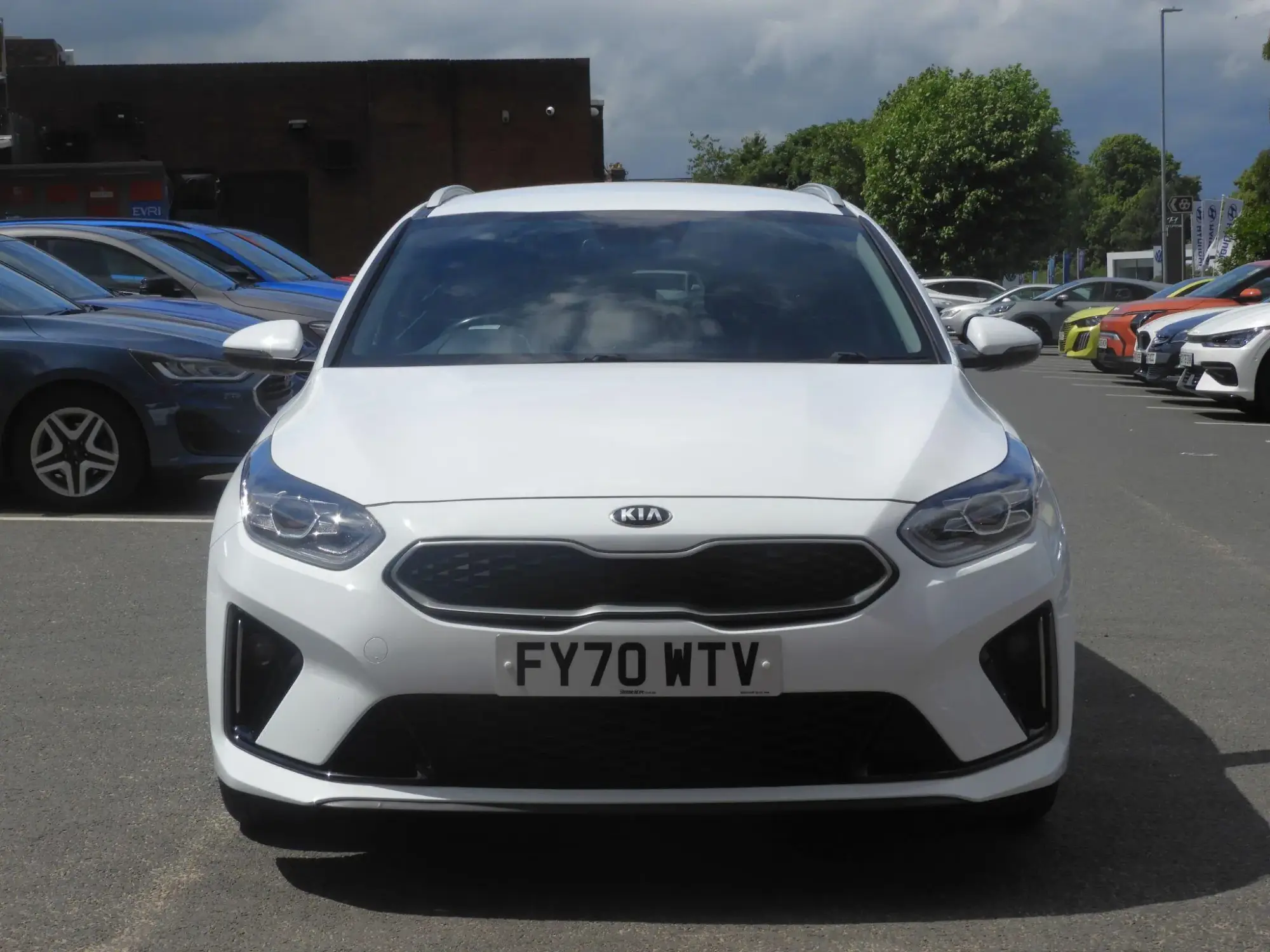 Kia Ceed 1.6 GDi 8.9kWh 3 Sportswagon DCT Euro 6 (s/s) 5dr FY70WTV Image 2