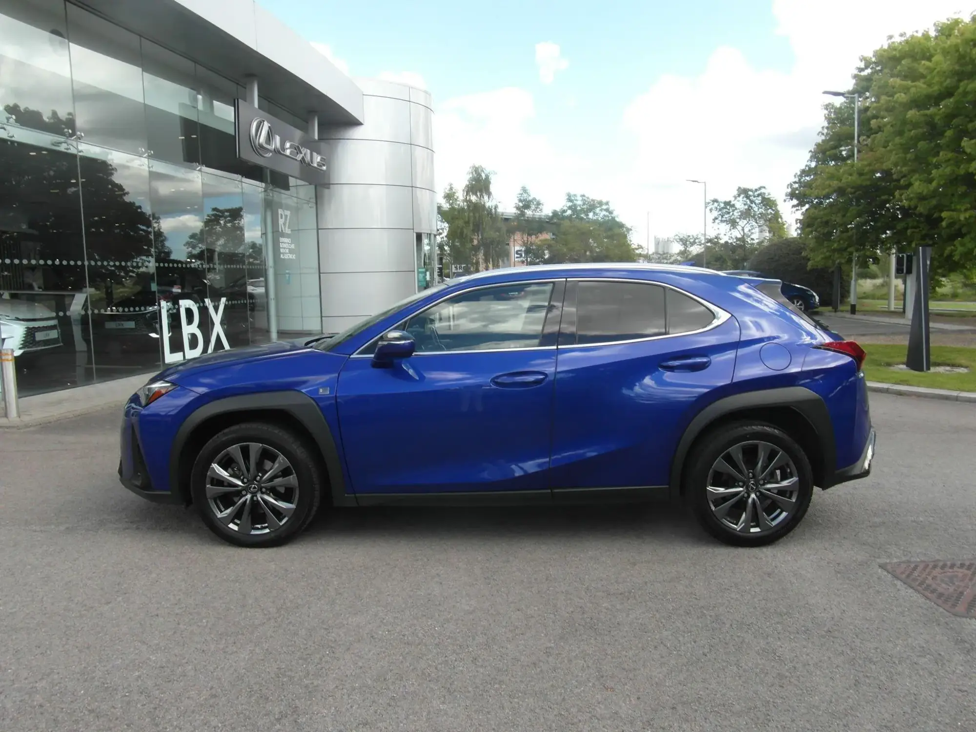 Lexus UX Self-Charging Hybrid Image 14 Lexus UX Self-Charging Hybrid Image 14