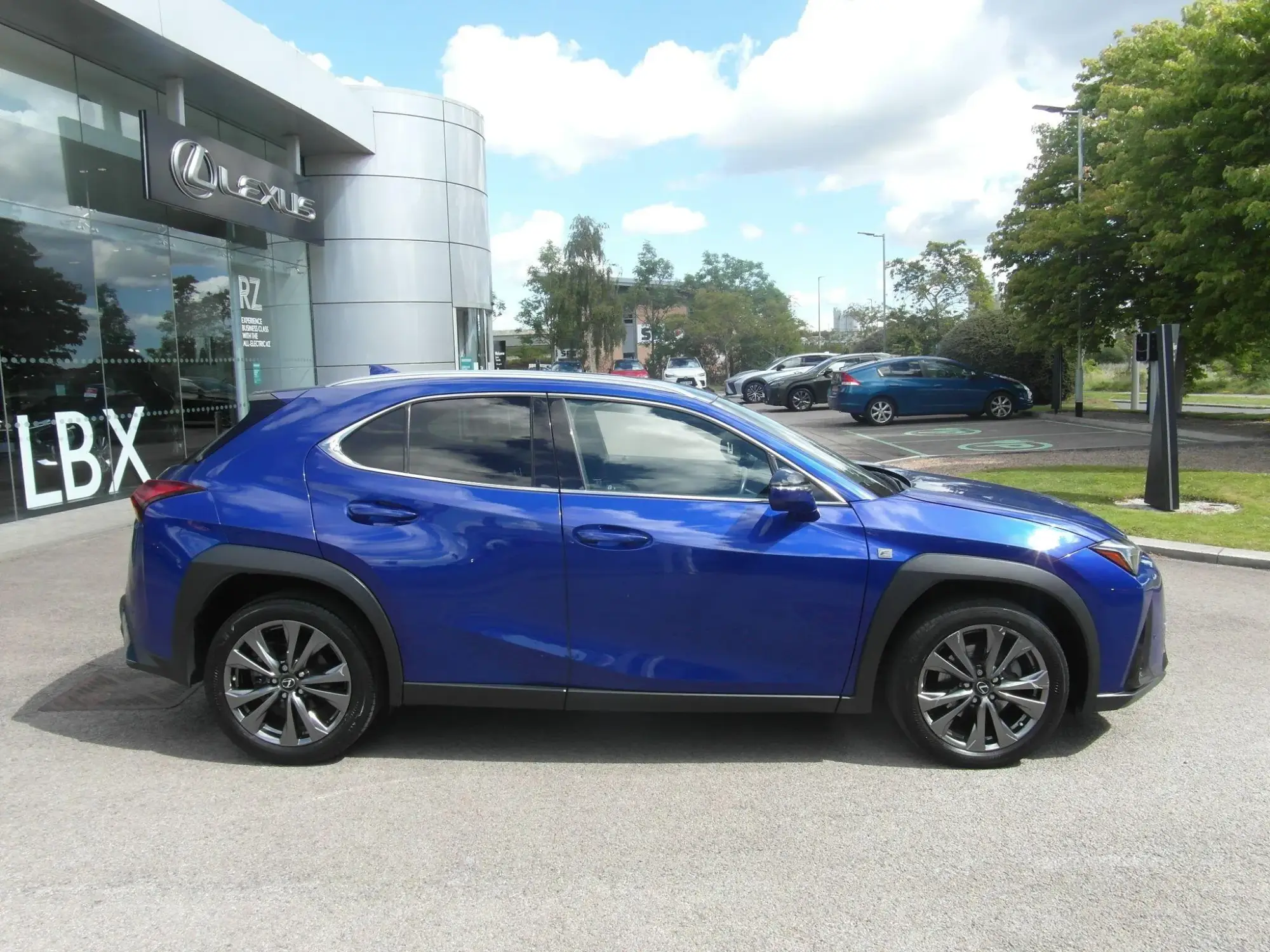 Lexus UX Self-Charging Hybrid Image 17 Lexus UX Self-Charging Hybrid Image 17
