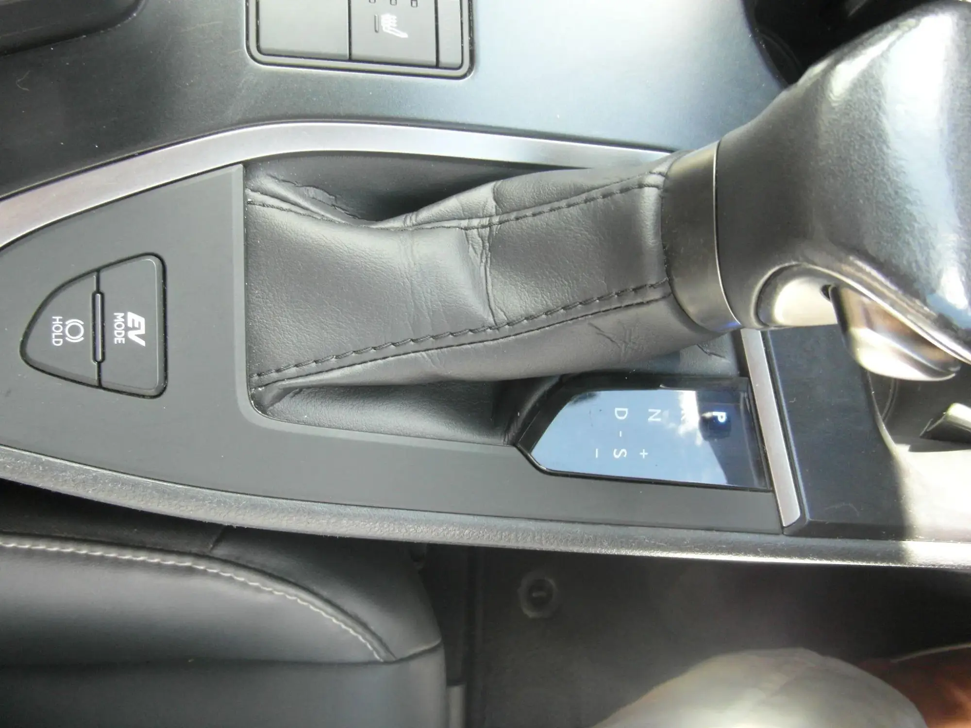 Lexus UX Self-Charging Hybrid Image 19 Lexus UX Self-Charging Hybrid Image 19