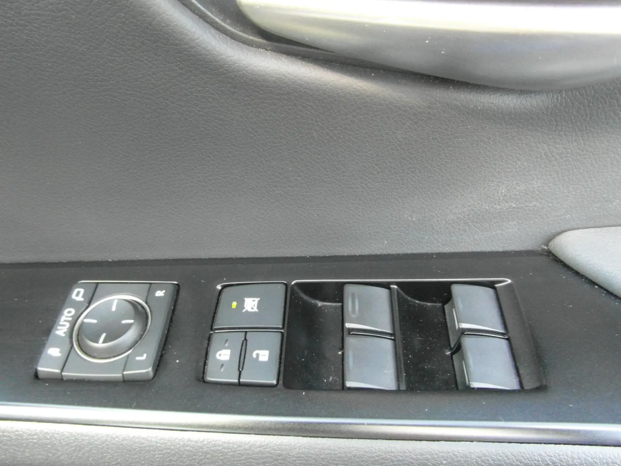 Lexus UX Self-Charging Hybrid Image 21 Lexus UX Self-Charging Hybrid Image 21