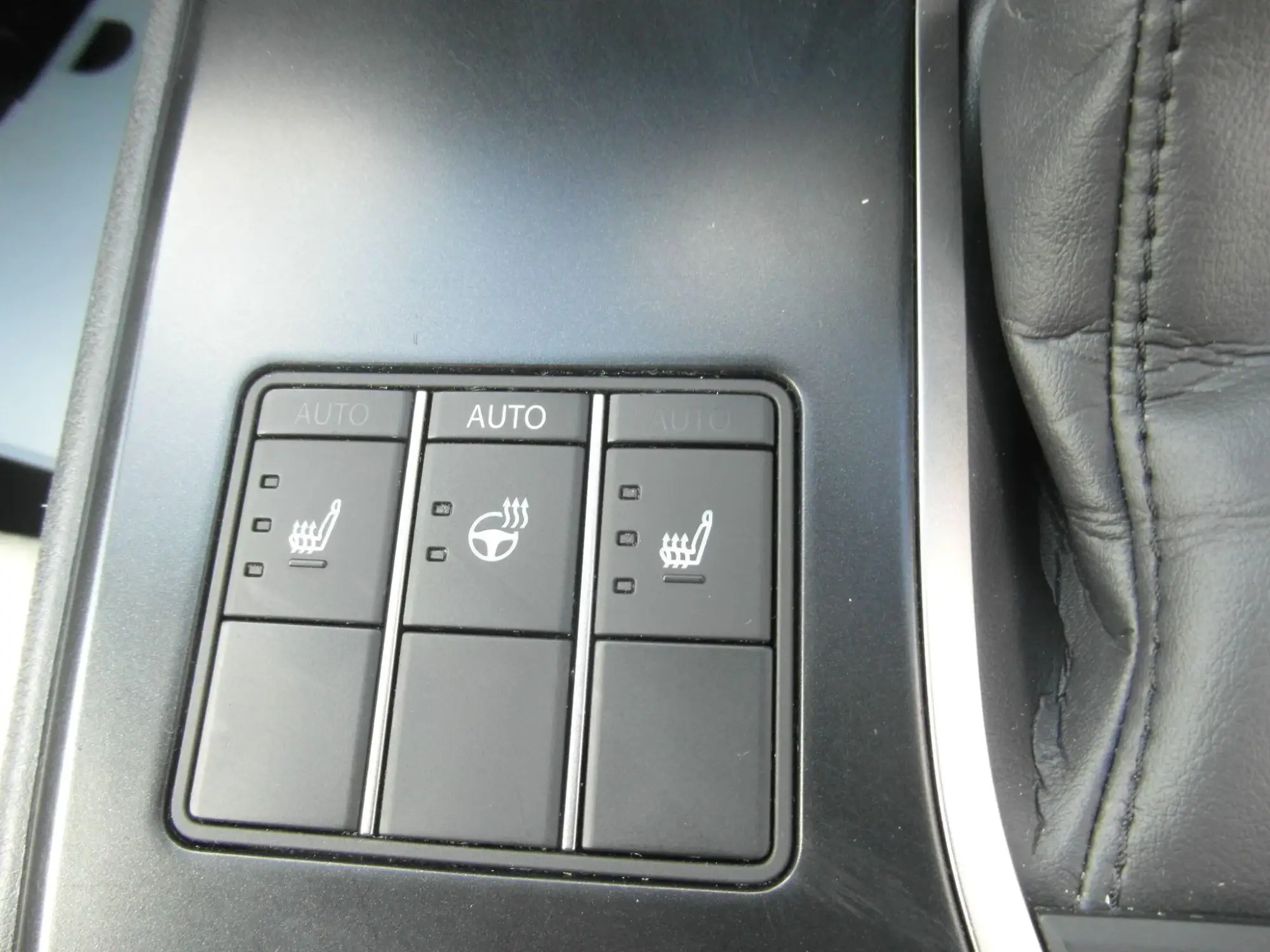 Lexus UX Self-Charging Hybrid Image 26 Lexus UX Self-Charging Hybrid Image 26