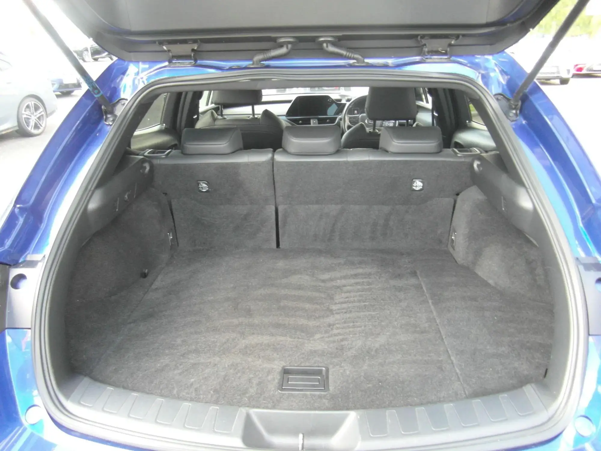 Lexus UX Self-Charging Hybrid Image 33 Lexus UX Self-Charging Hybrid Image 33