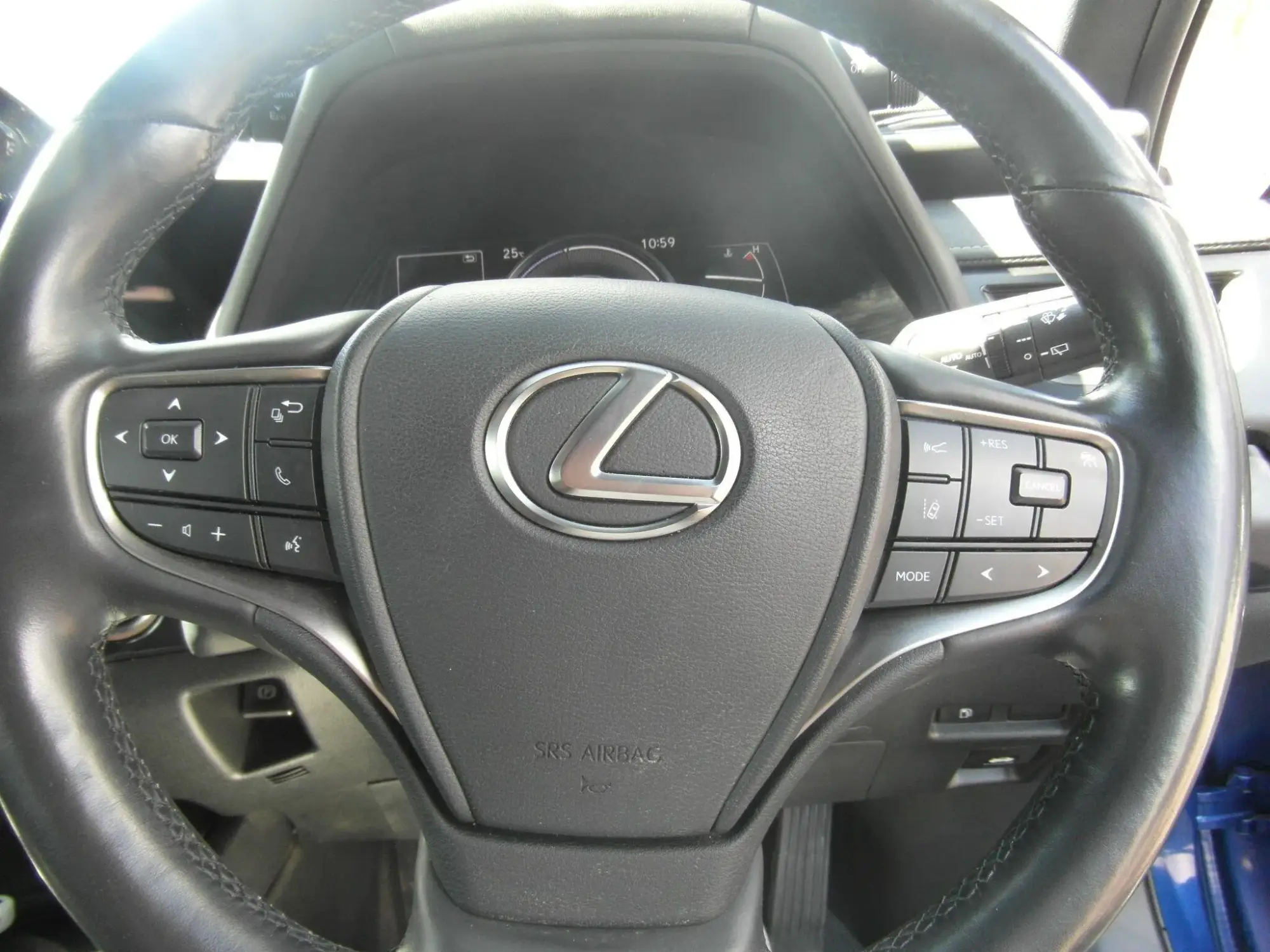 Lexus UX Self-Charging Hybrid Image 34 Lexus UX Self-Charging Hybrid Image 34