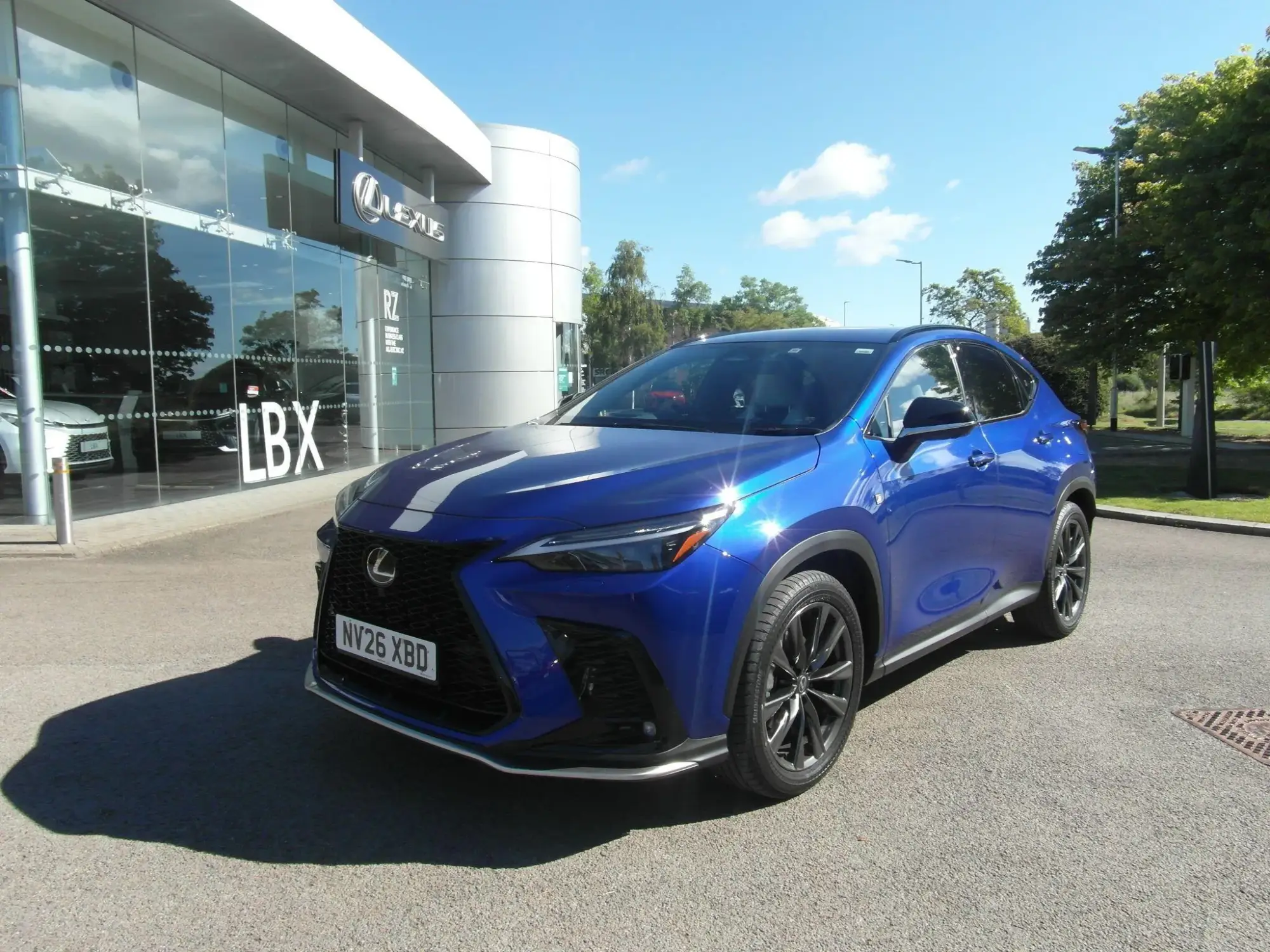 Lexus NX 2.5 350h F Sport E-CVT 4WD Euro 6 (s/s) 5dr NV26XBD Image 2
