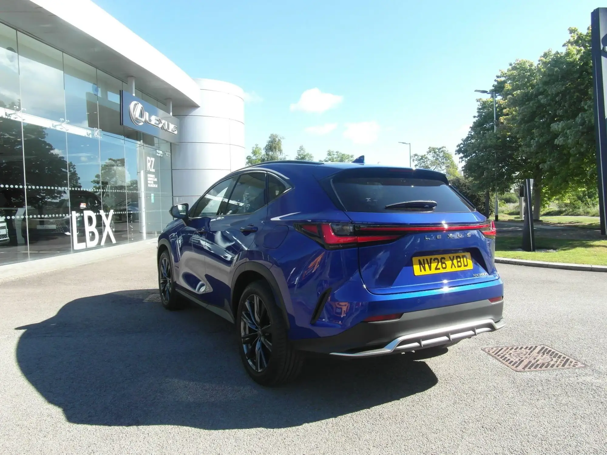 Lexus NX 2.5 350h F Sport E-CVT 4WD Euro 6 (s/s) 5dr NV26XBD Image 3