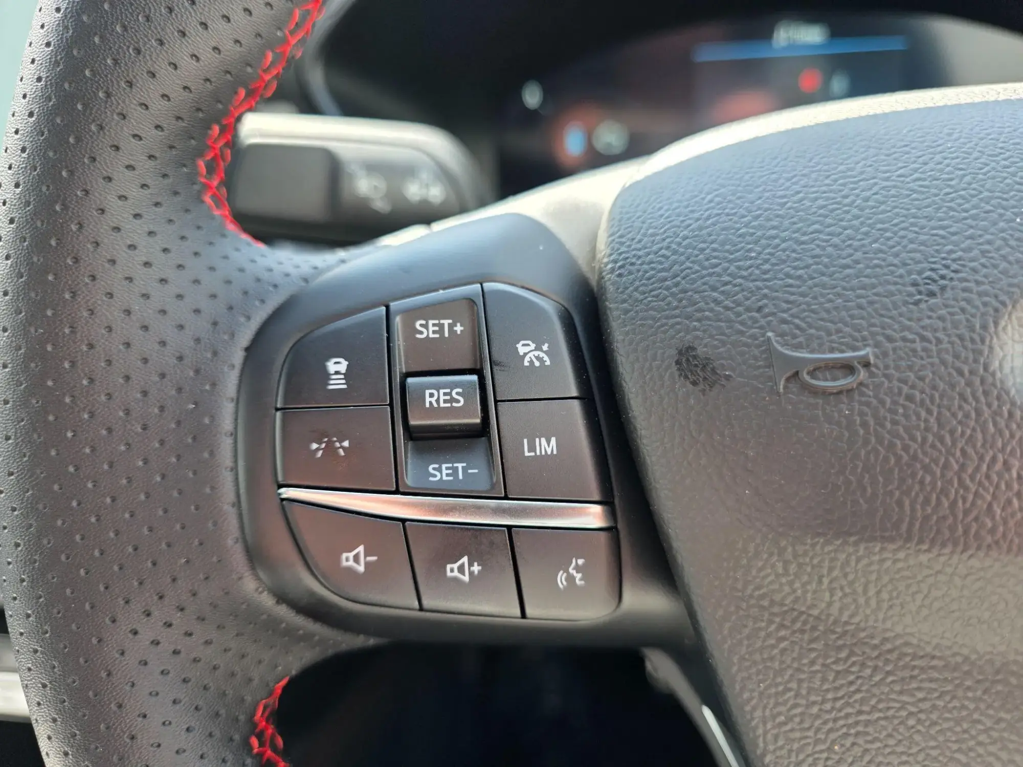 Ford Kuga Hybrid Image 17 Ford Kuga Hybrid Image 17