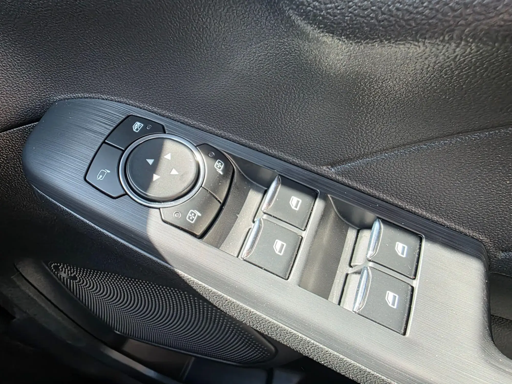 Ford Kuga Hybrid Image 30 Ford Kuga Hybrid Image 30