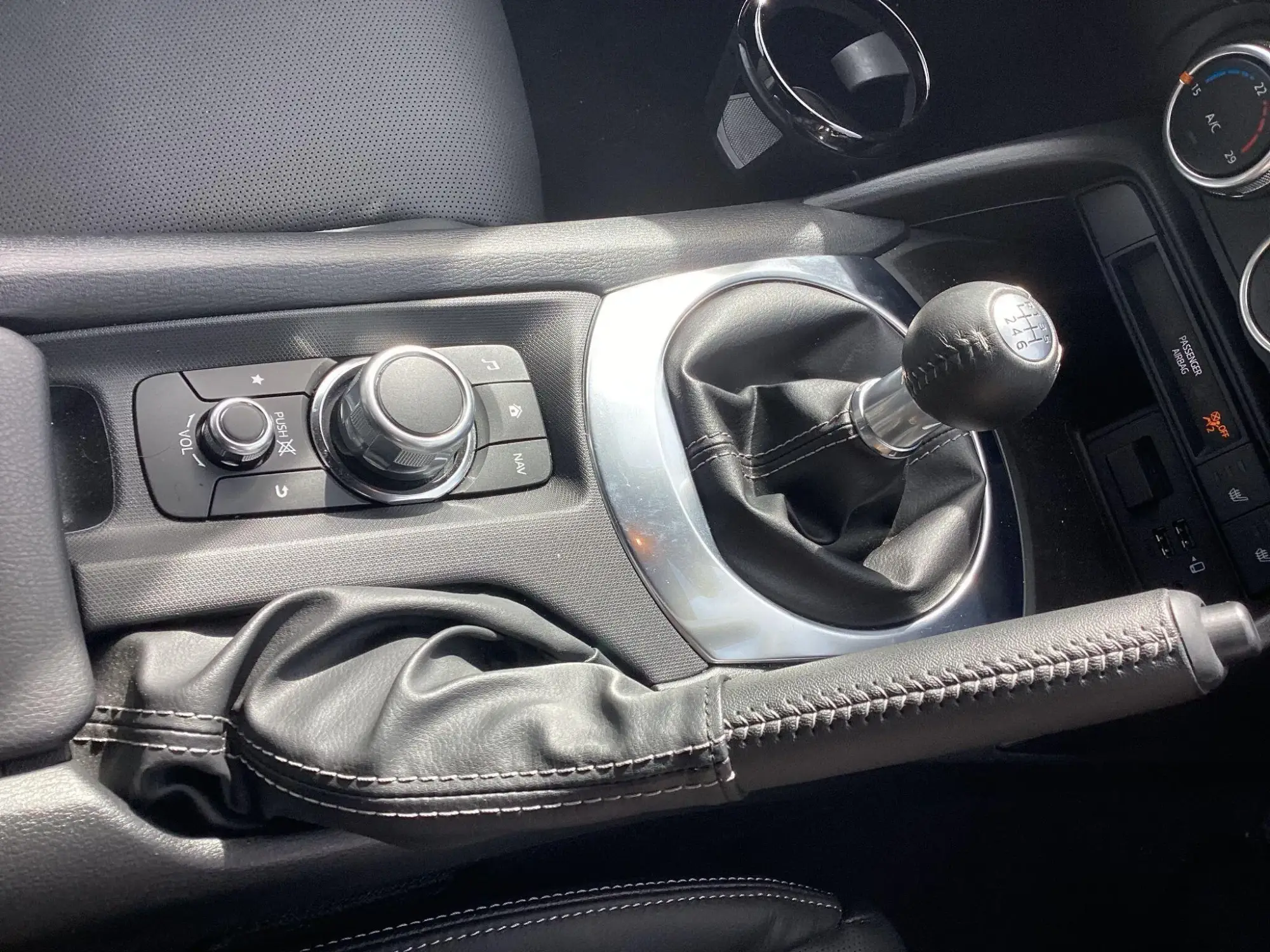 Mazda MX-5 Image 16 Mazda MX-5 Image 16
