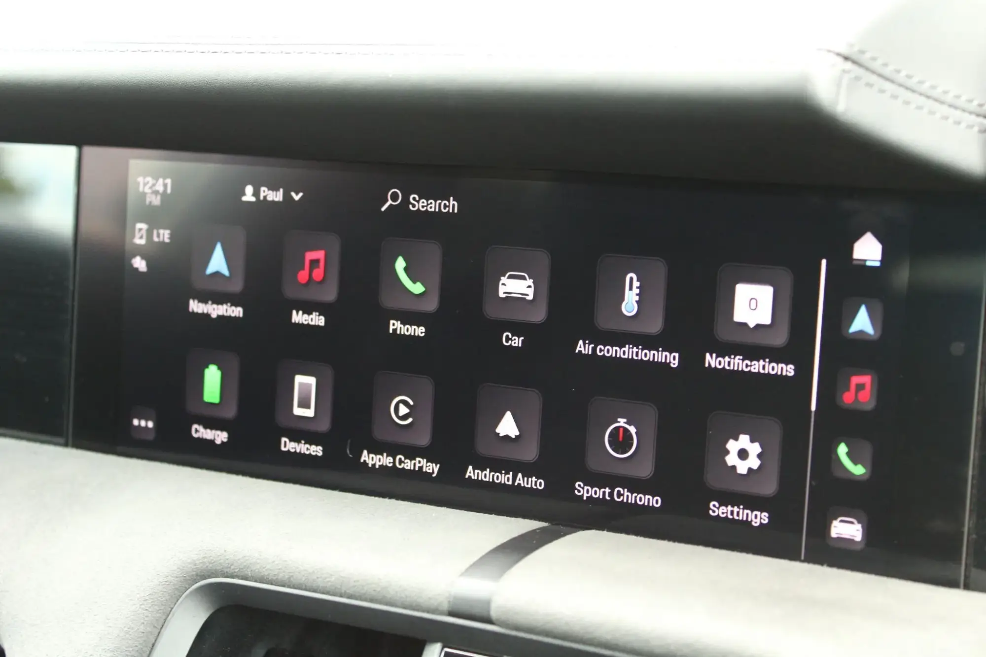 Porsche Taycan Image 16