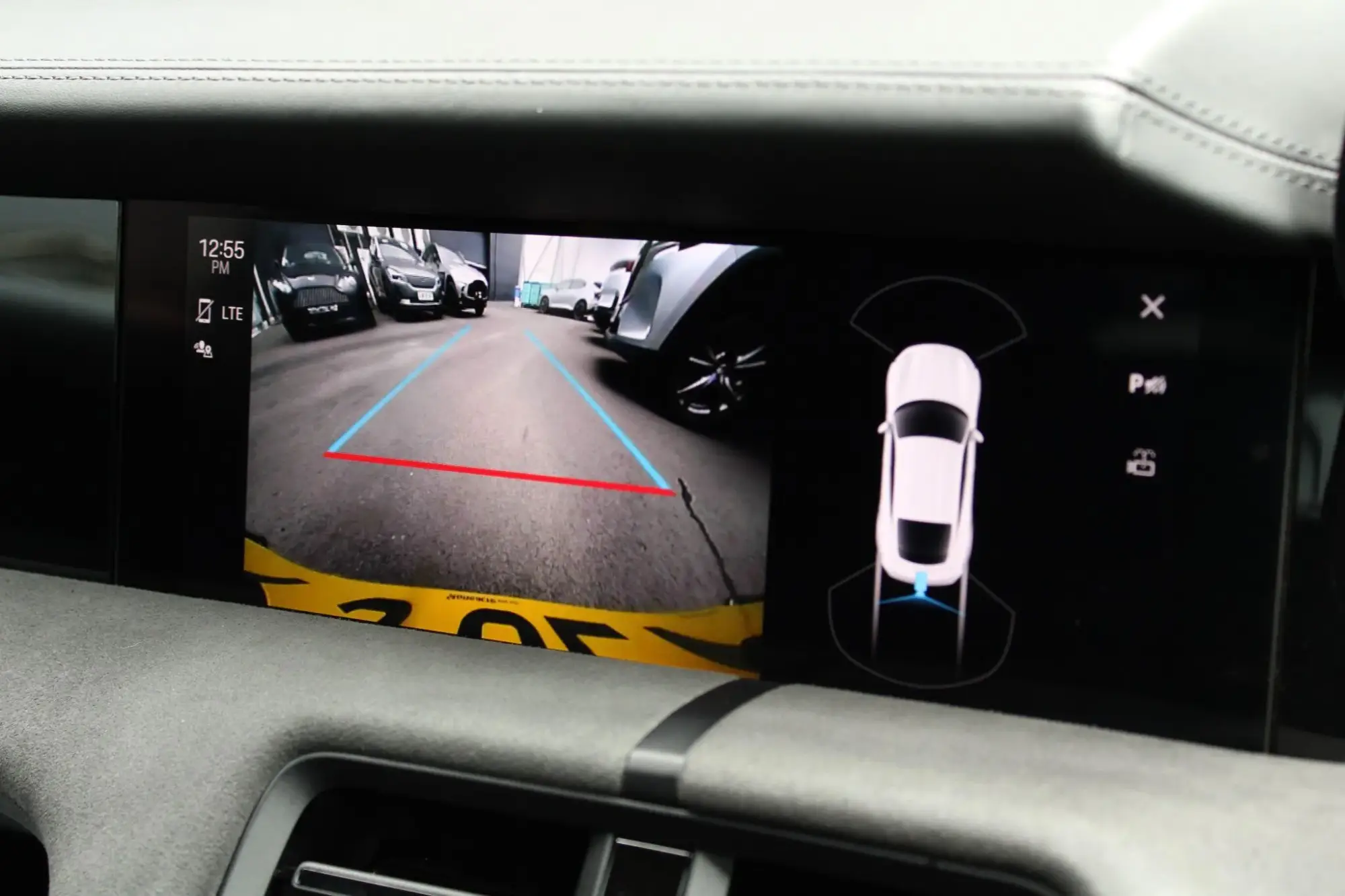 Porsche Taycan Image 18