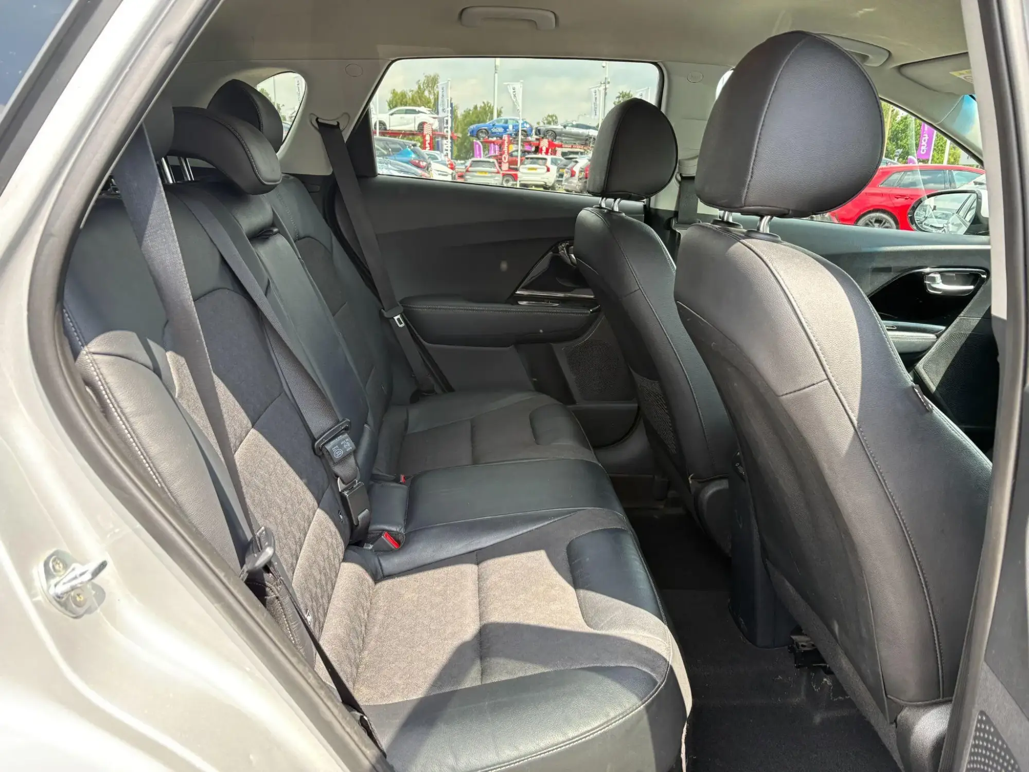 Kia Niro Image 14 Kia Niro Image 14